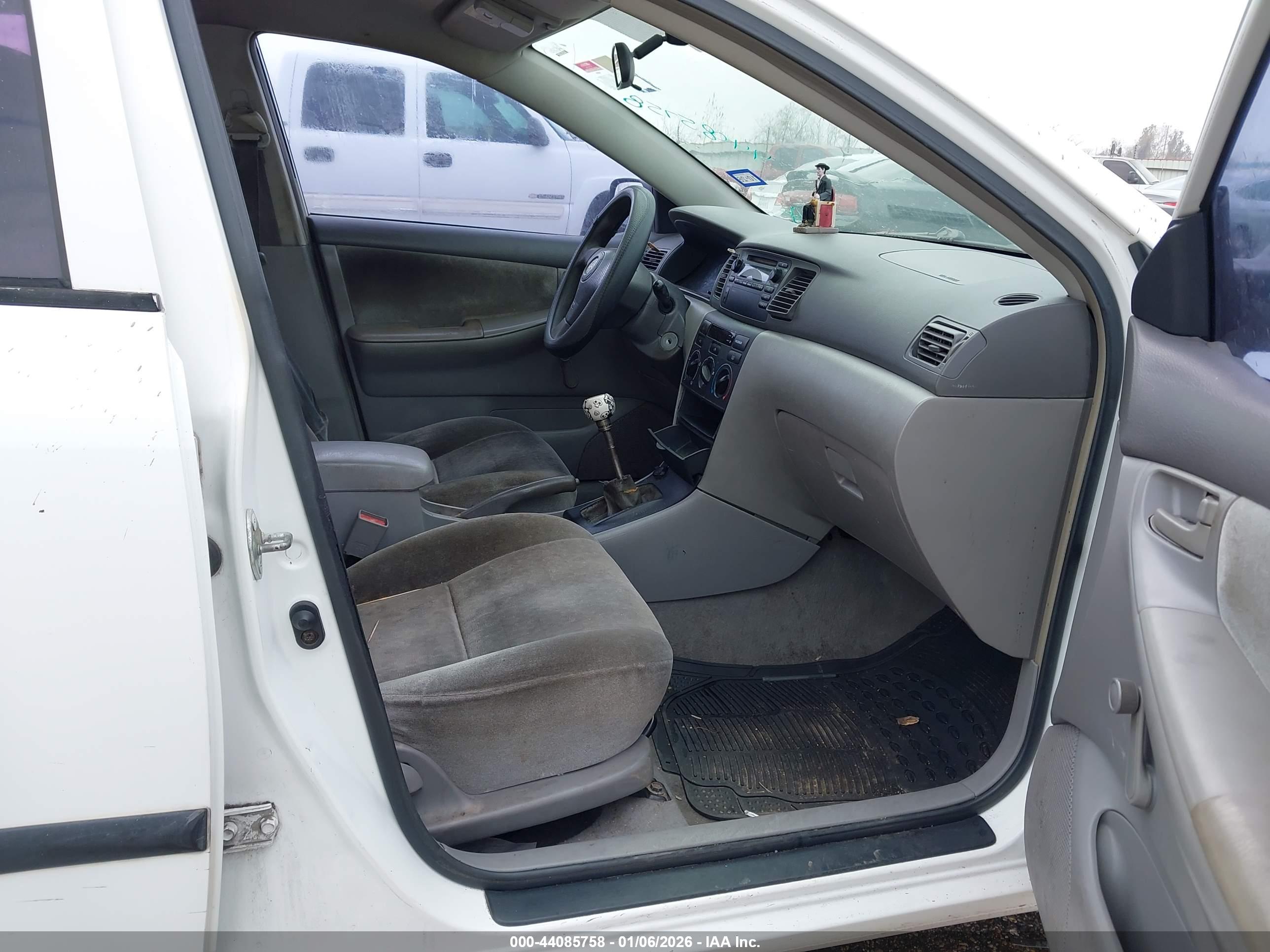 TOYOTA COROLLA image 5