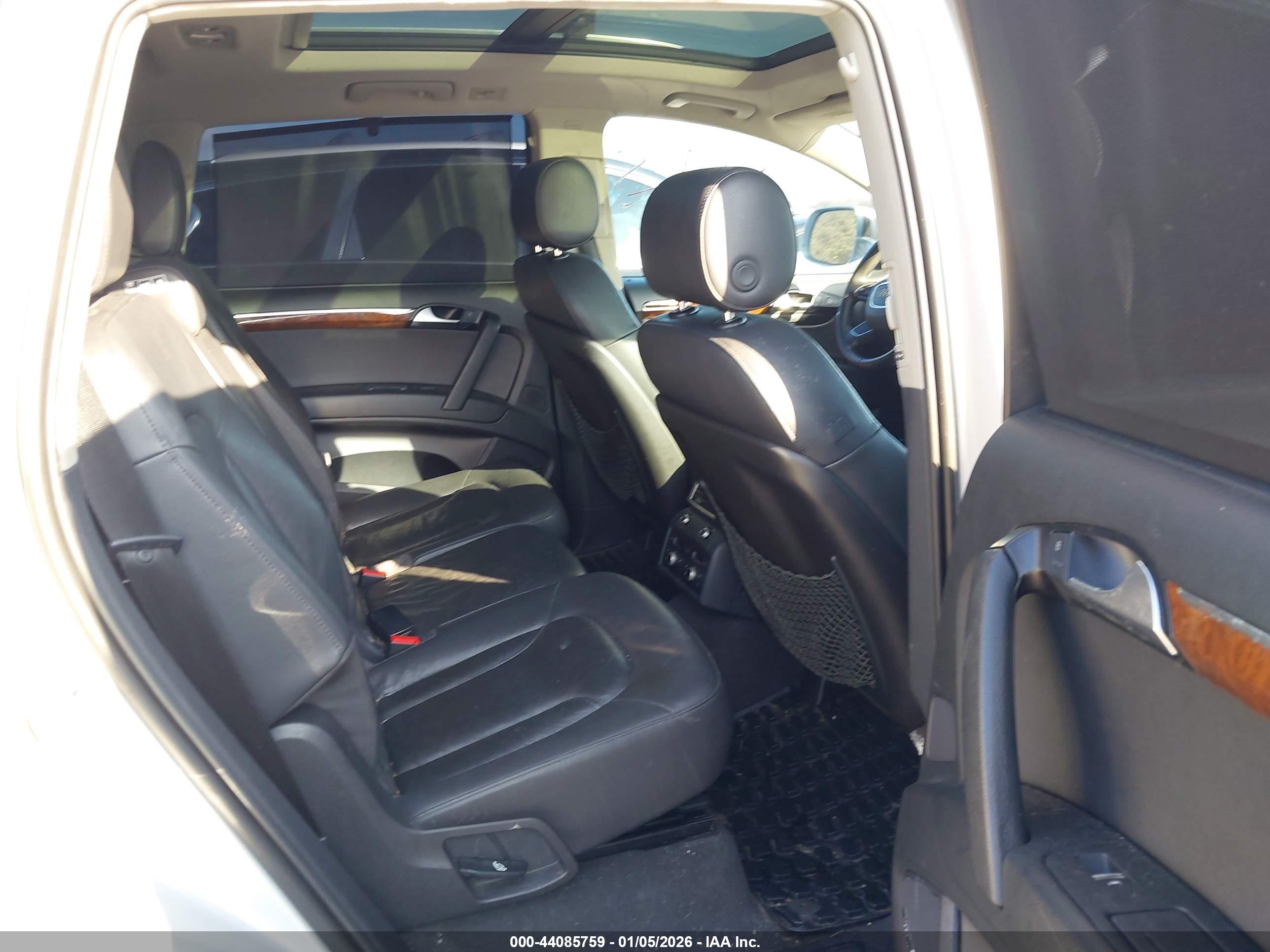 AUDI Q7 image 8