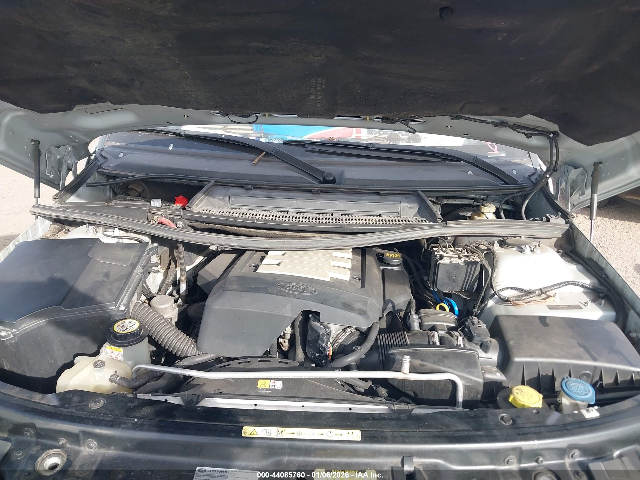 LAND ROVER image 10