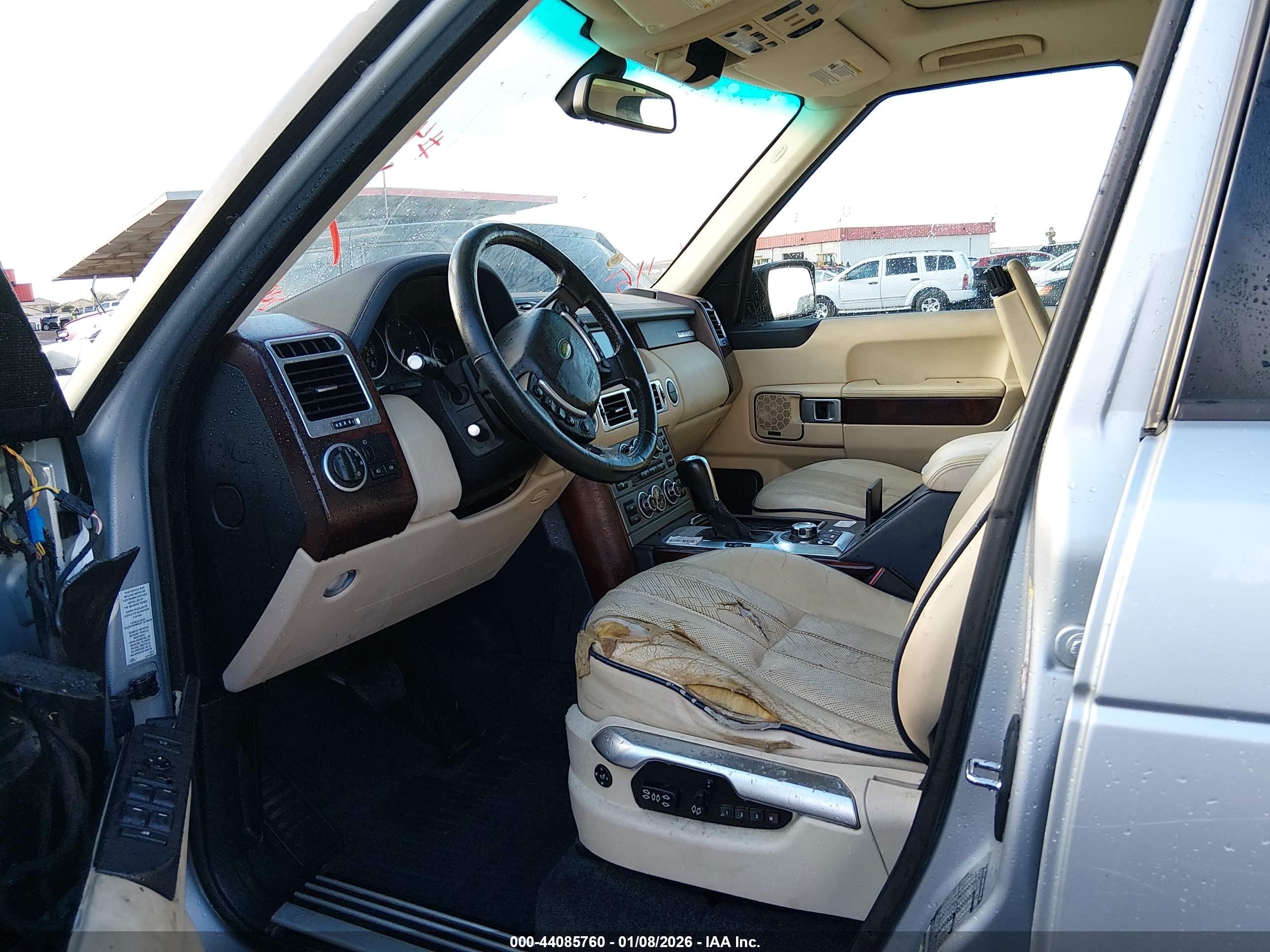 LAND ROVER image 5