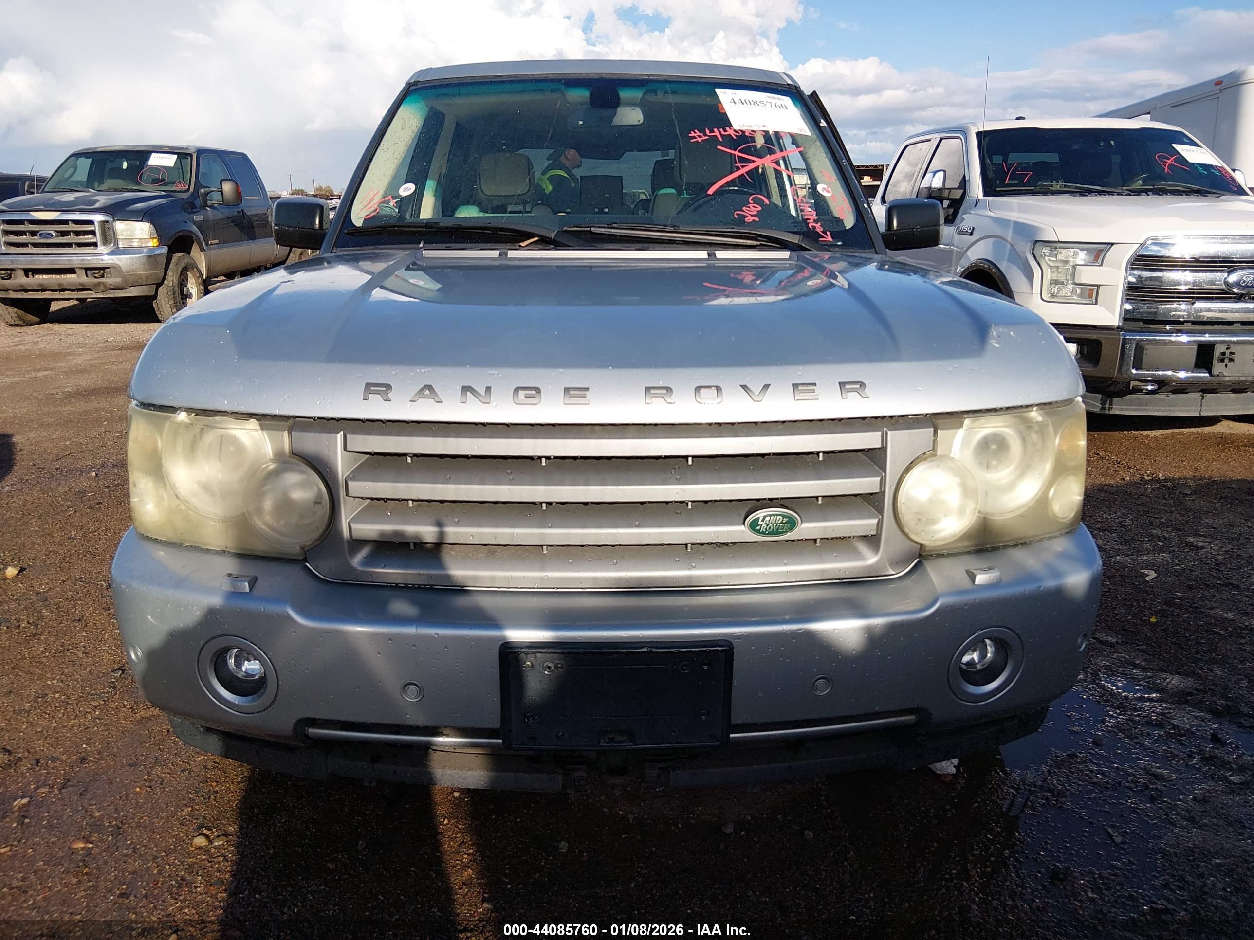 LAND ROVER image 6