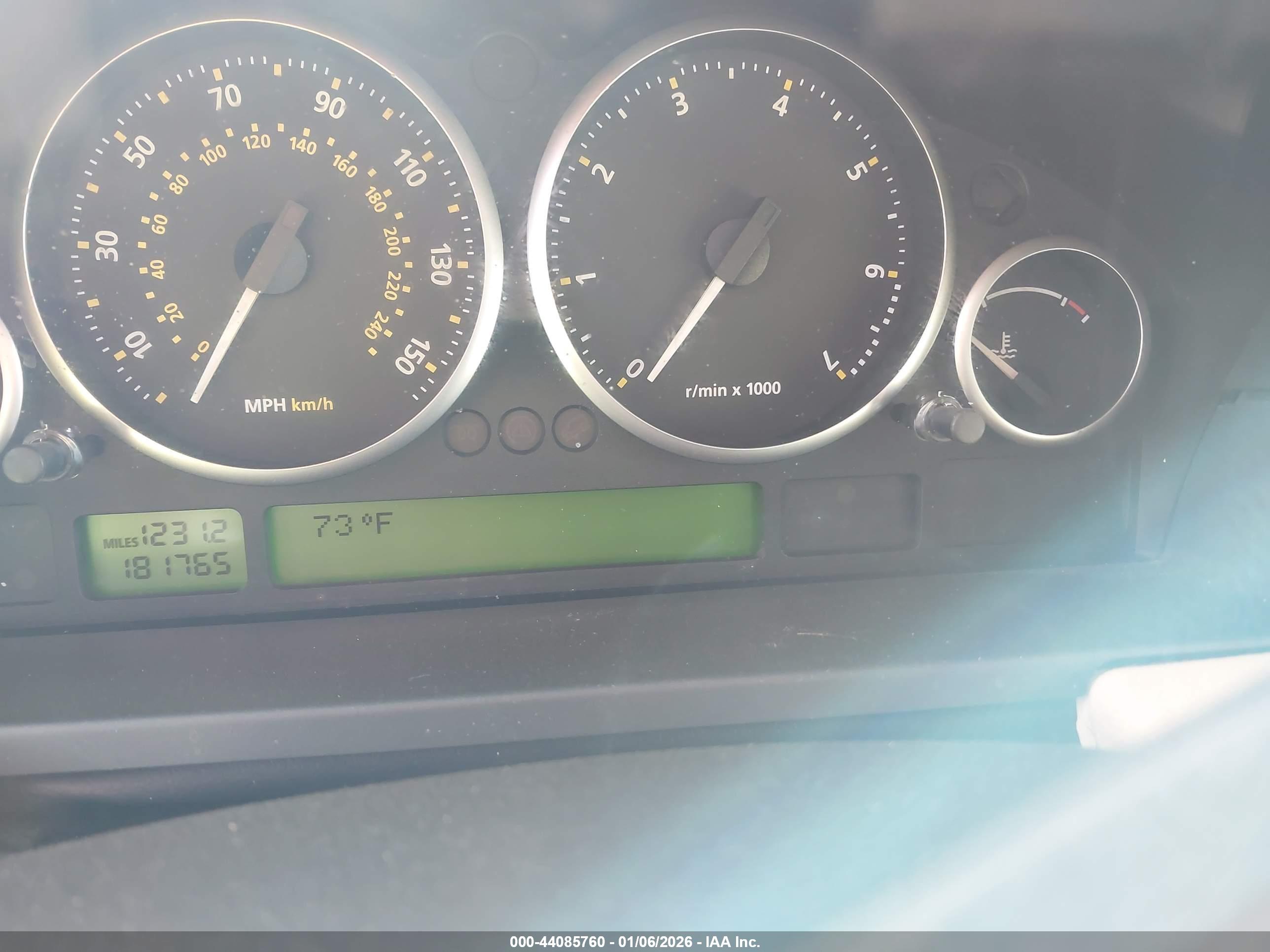 LAND ROVER image 7