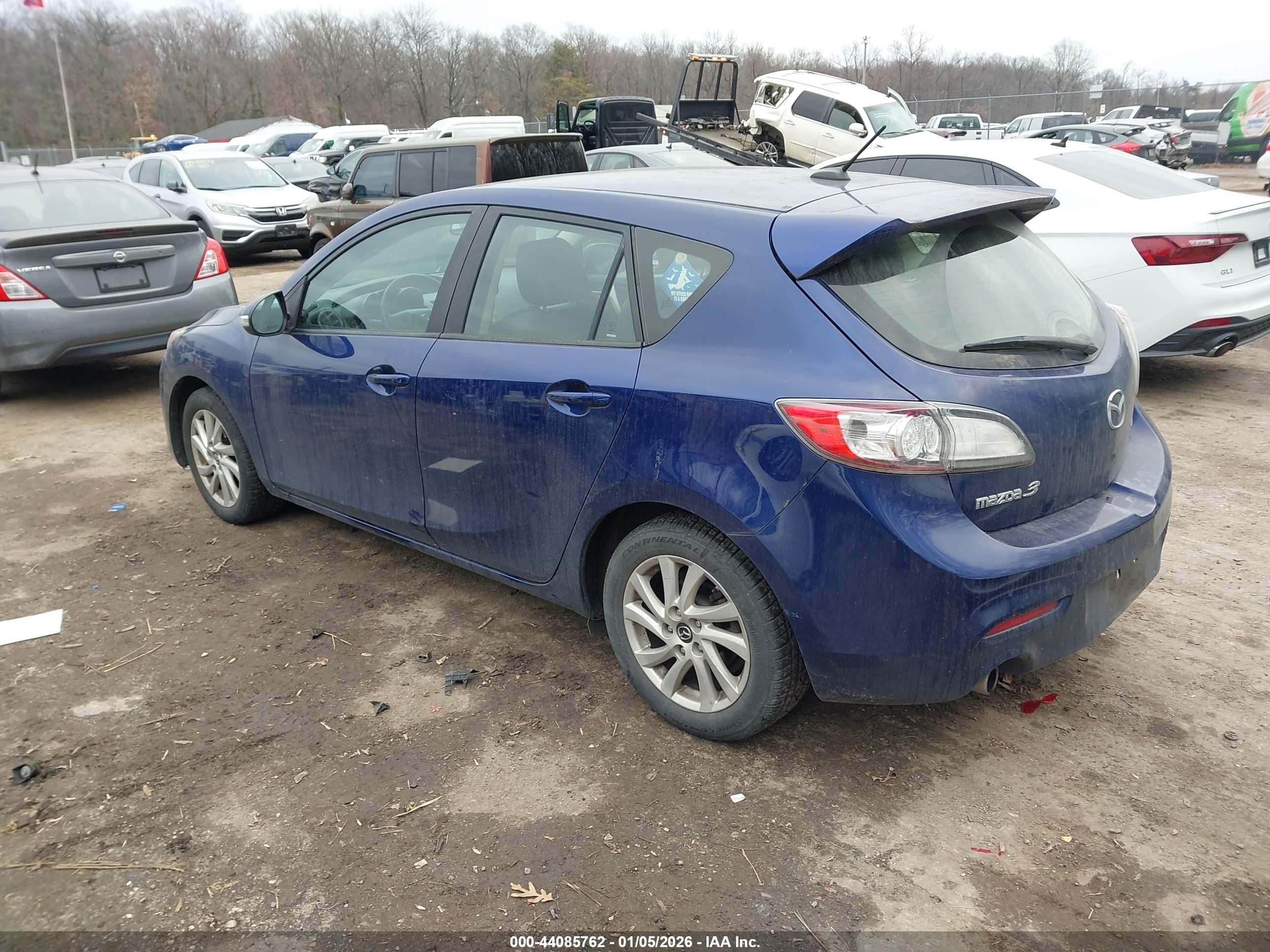 MAZDA MAZDA3 image 3