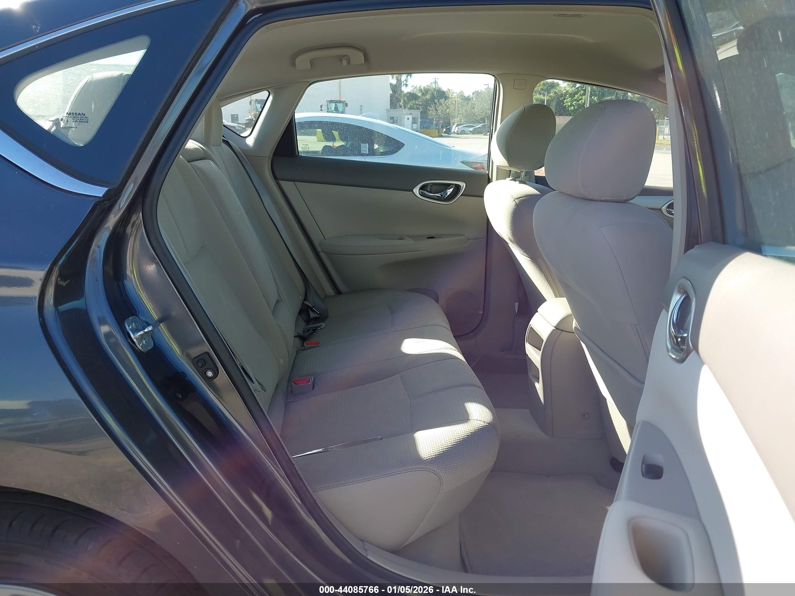 NISSAN SENTRA image 8