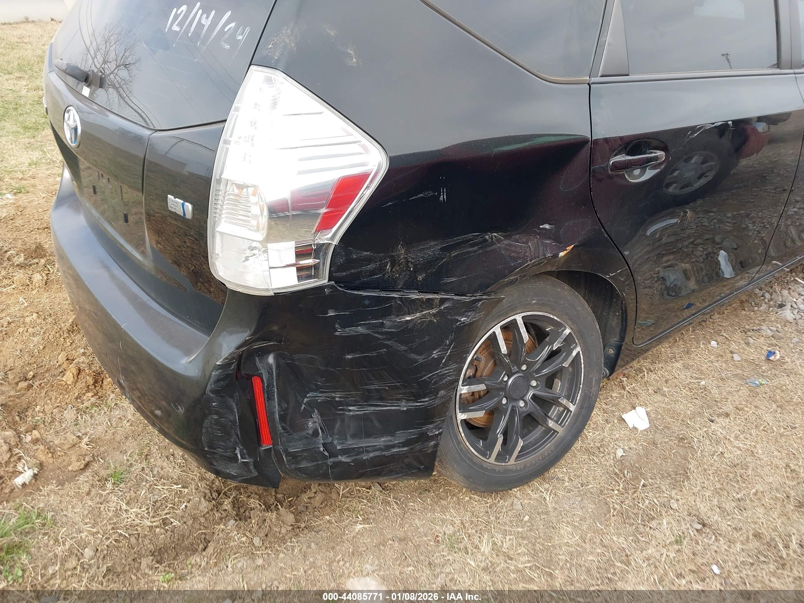 TOYOTA PRIUS image 6
