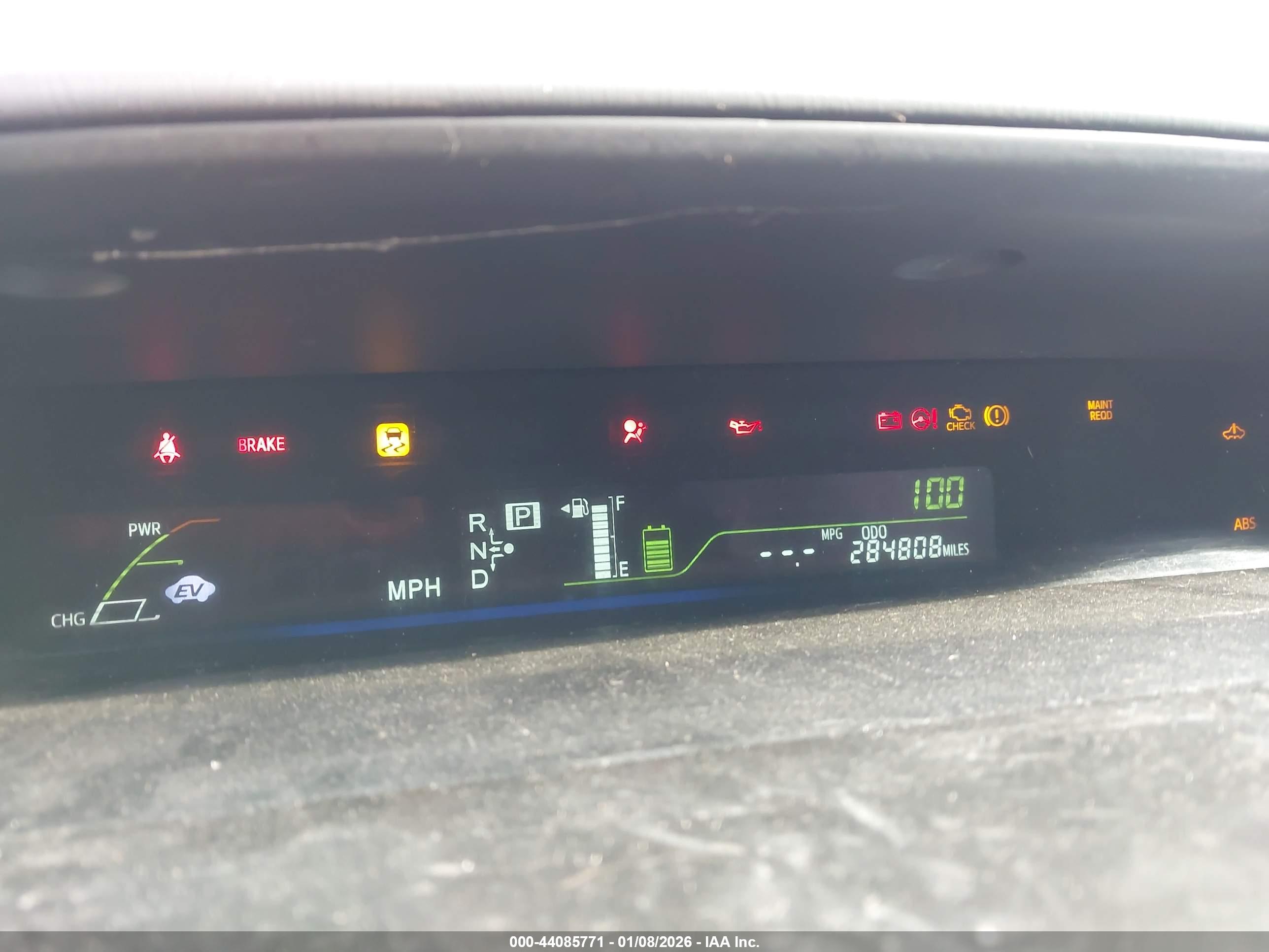 TOYOTA PRIUS image 7