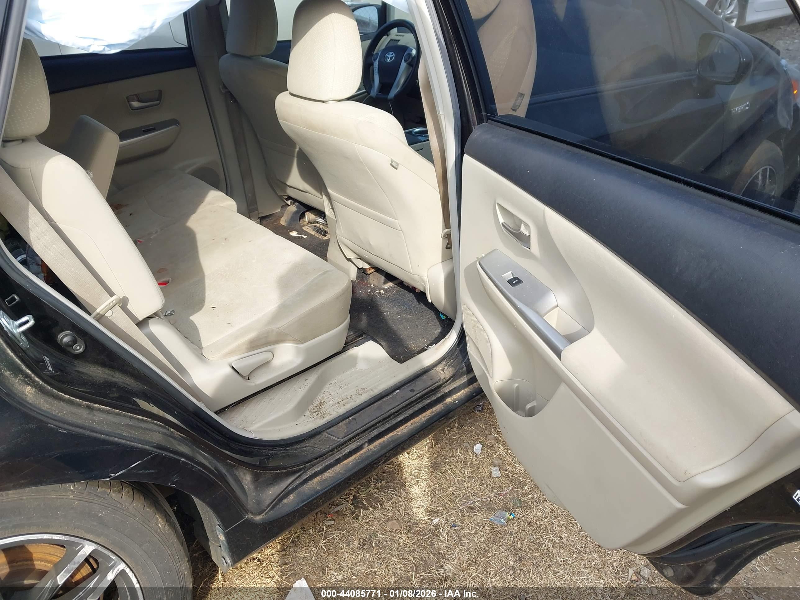 TOYOTA PRIUS image 8