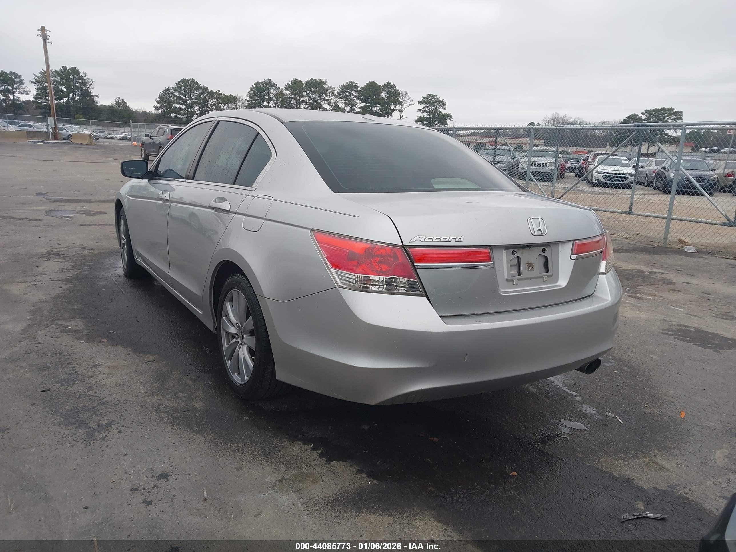 HONDA ACCORD image 3