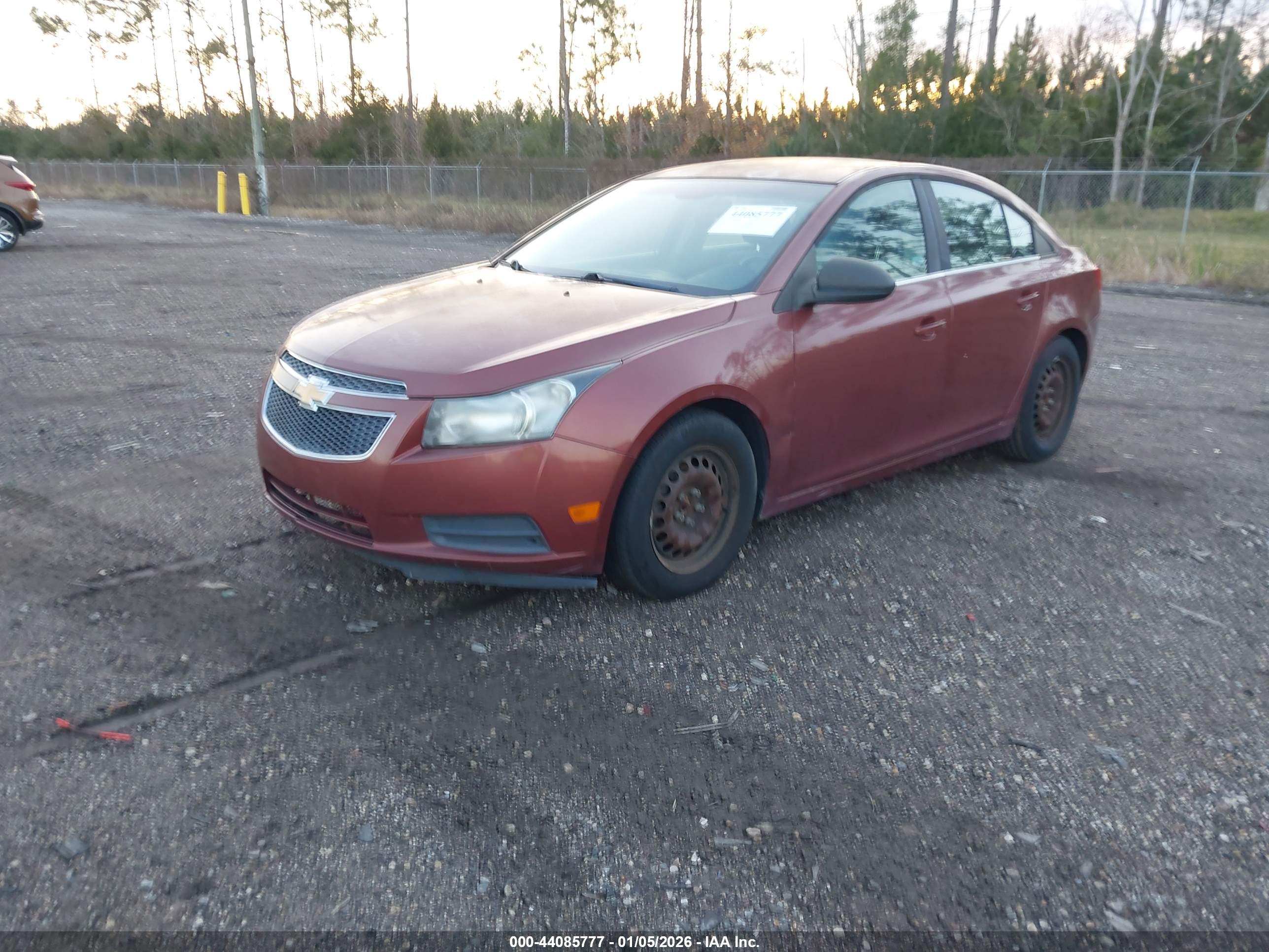CHEVROLET CRUZE image 2