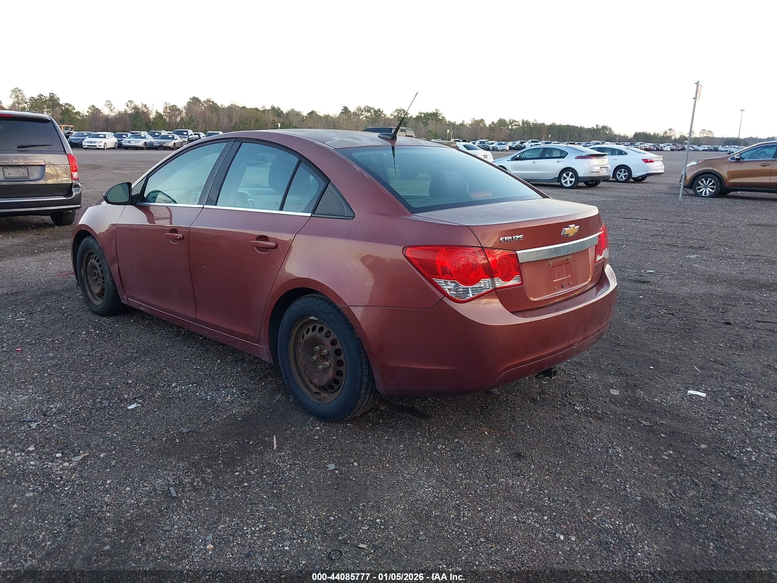 CHEVROLET CRUZE image 3