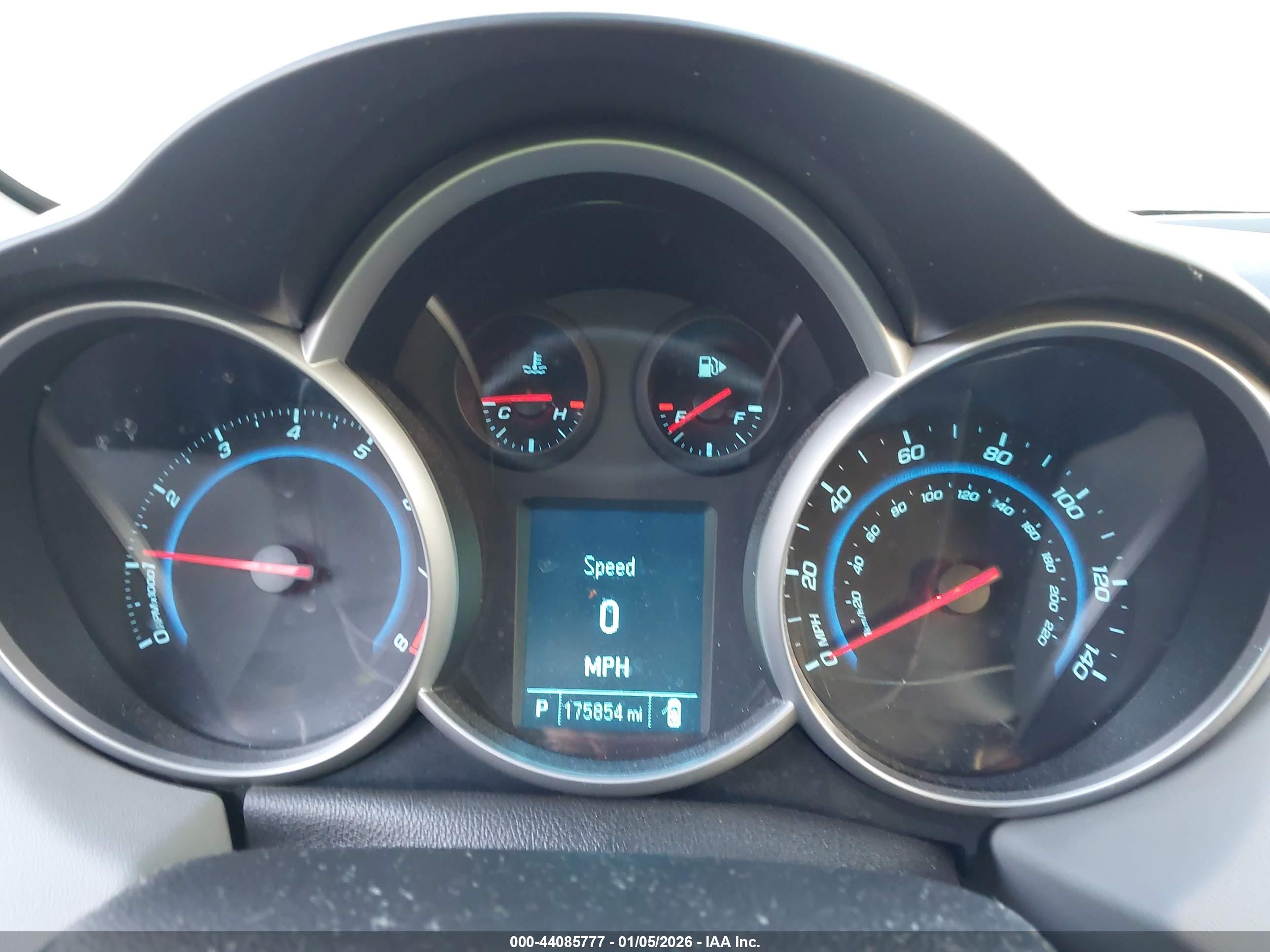 CHEVROLET CRUZE image 7