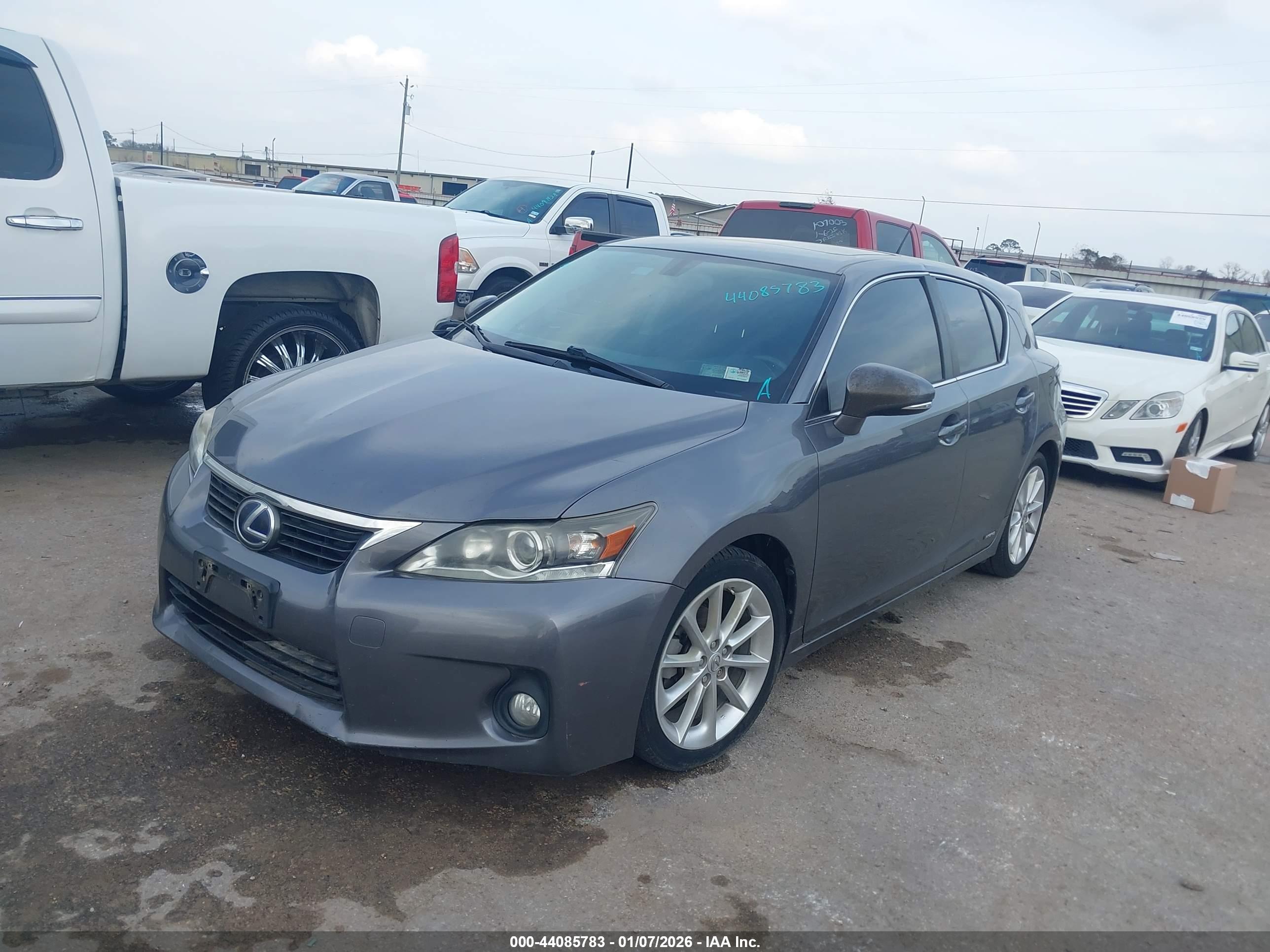 LEXUS CT image 2