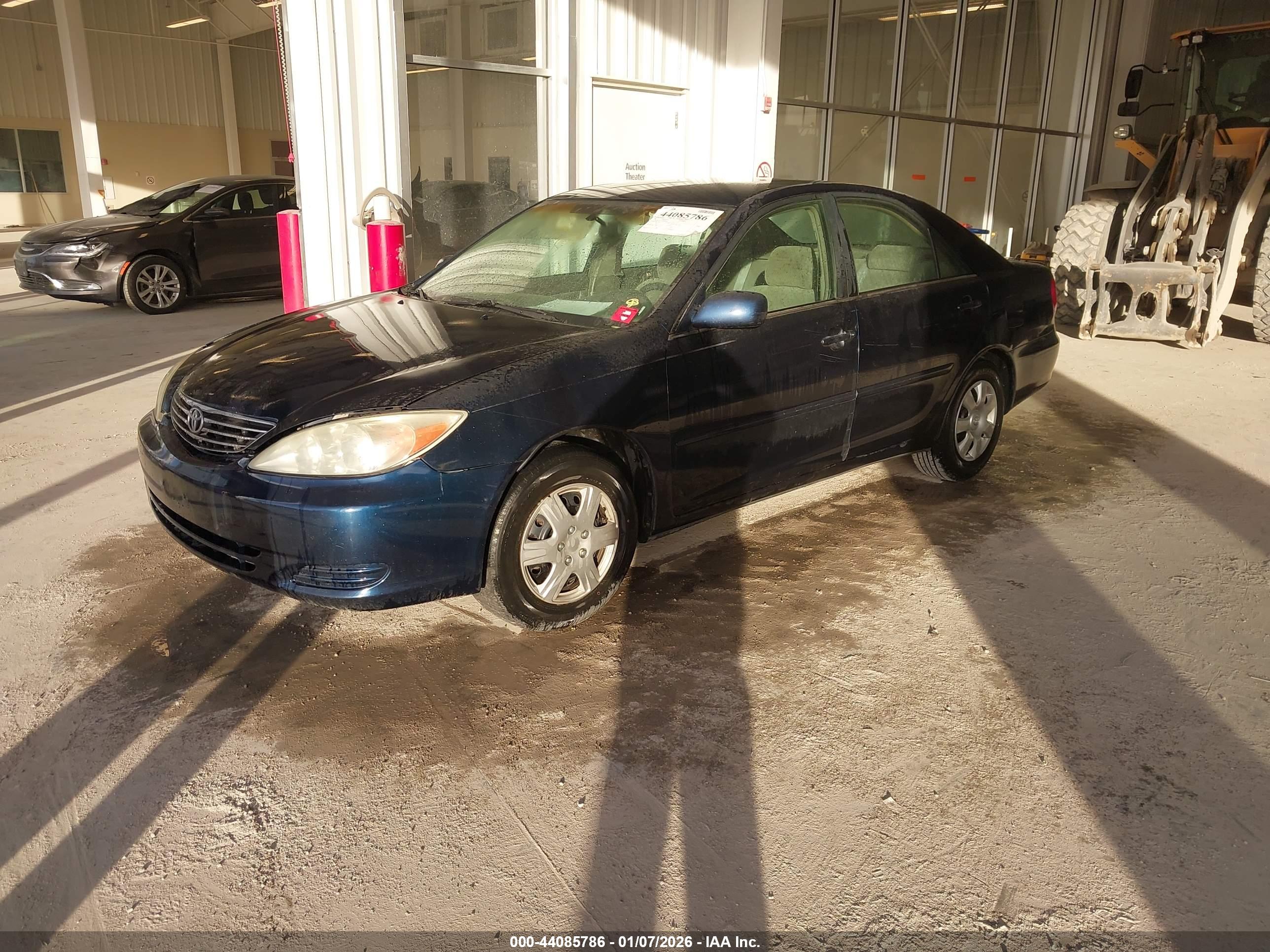 TOYOTA CAMRY image 2