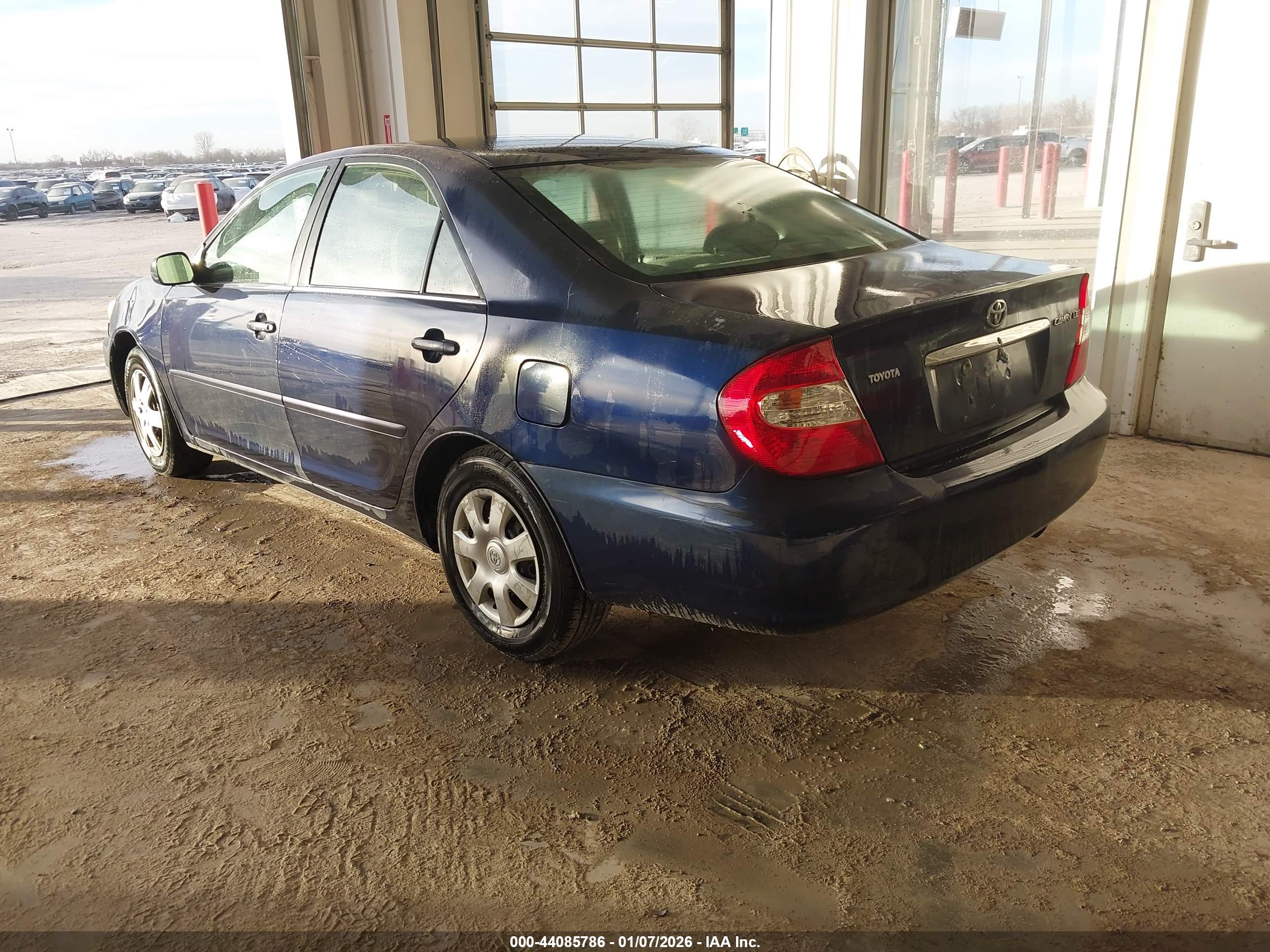 TOYOTA CAMRY image 3