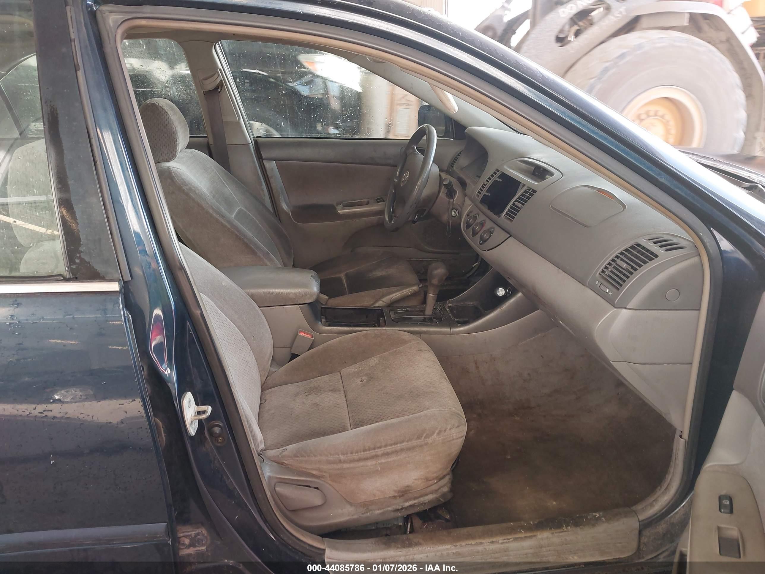 TOYOTA CAMRY image 5