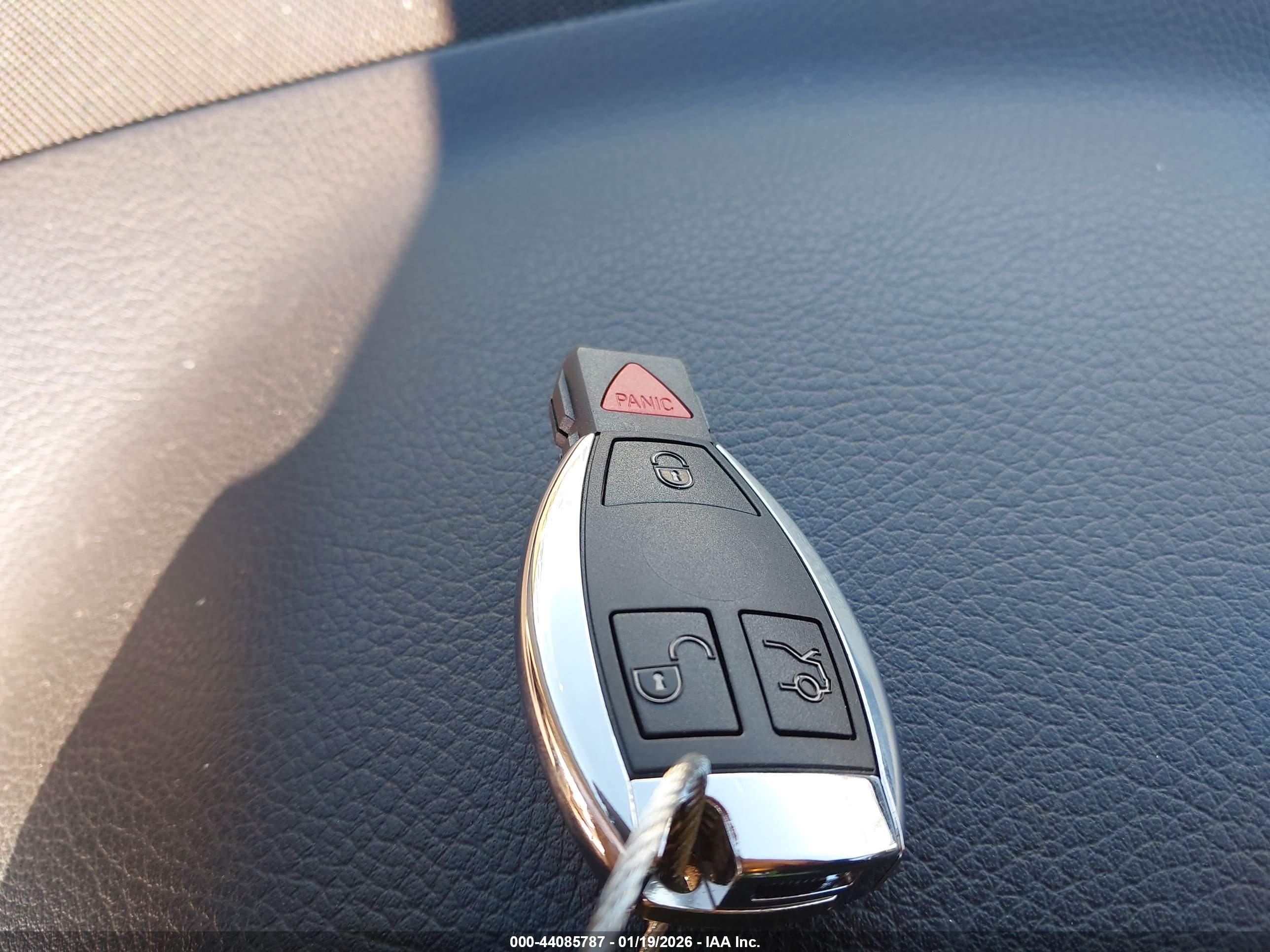 MERCEDES-BENZ GLK image 11