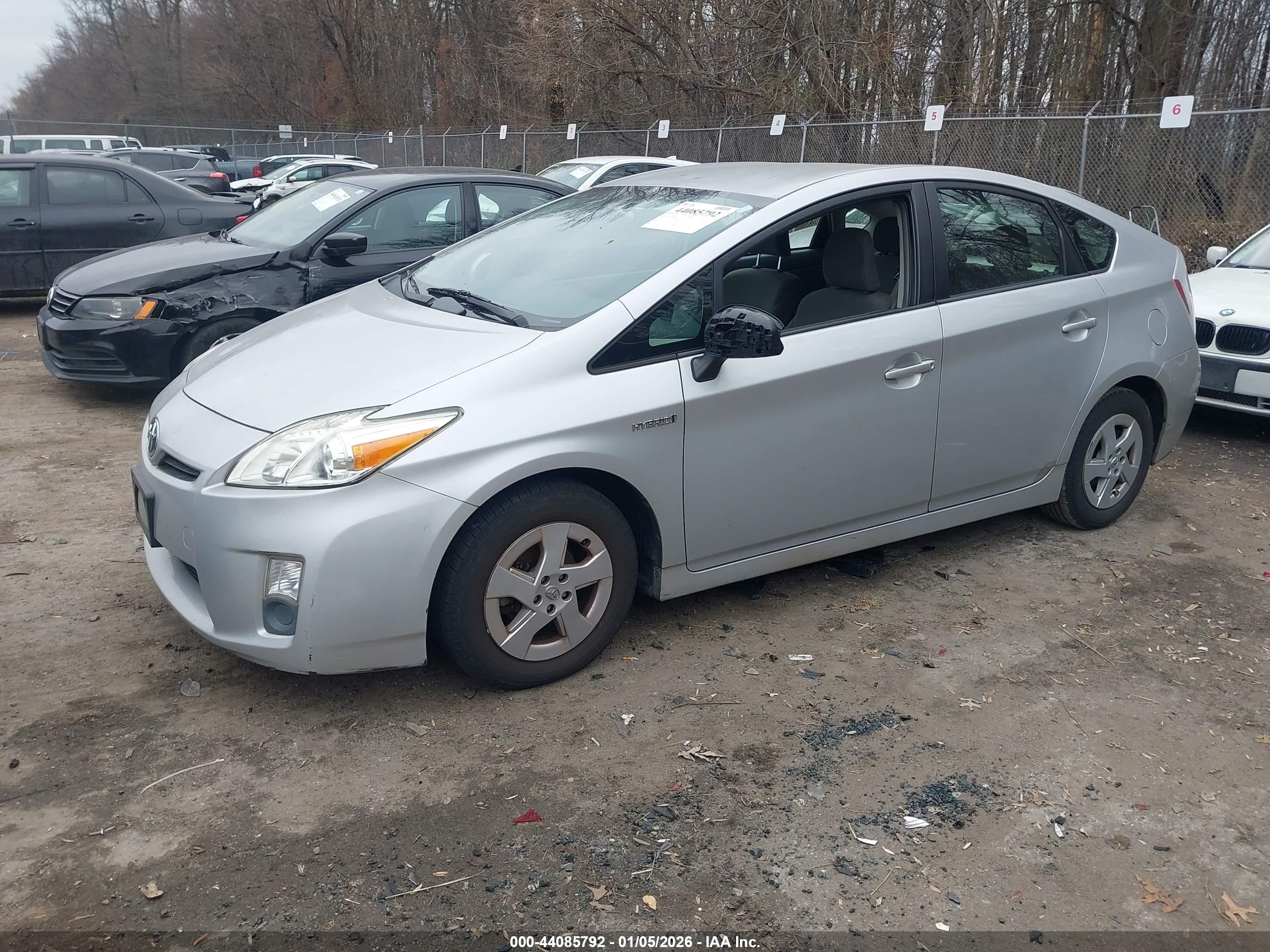 TOYOTA PRIUS image 2
