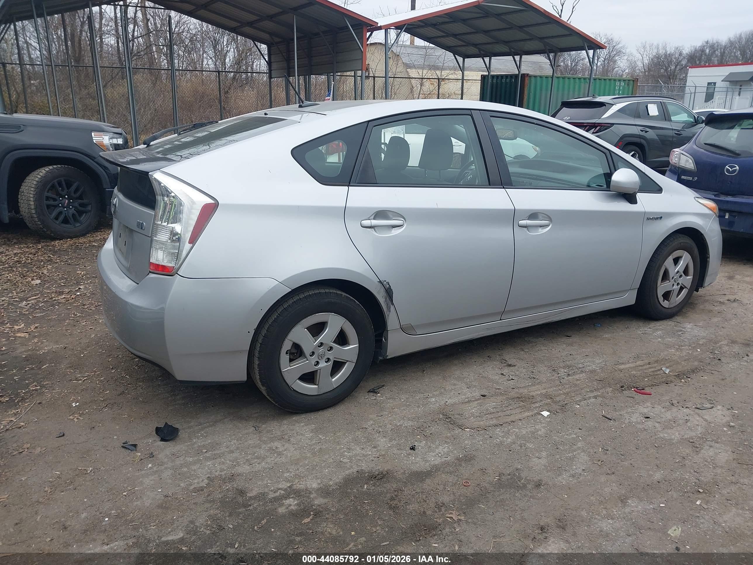 TOYOTA PRIUS image 4