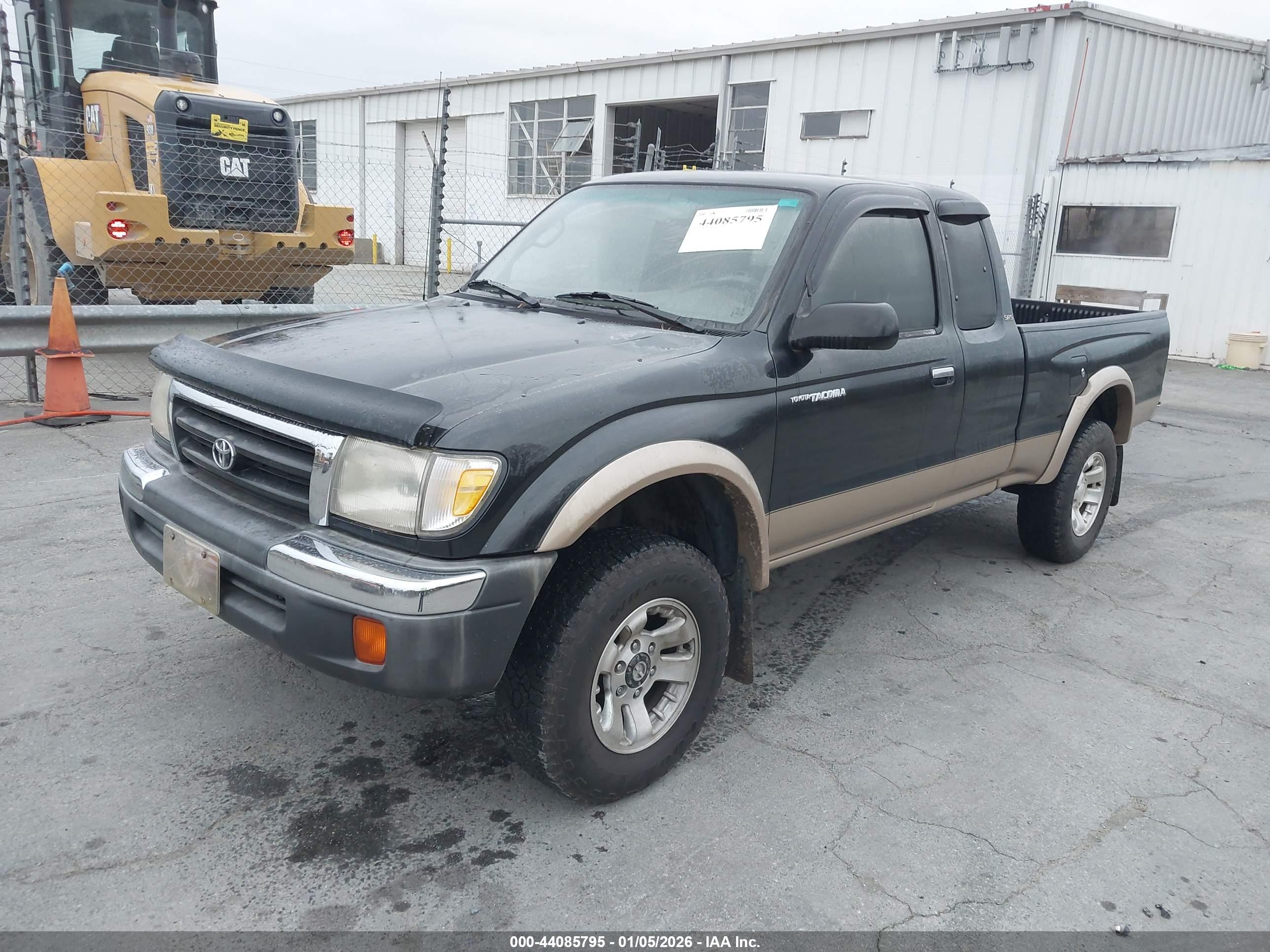 TOYOTA TACOMA image 2