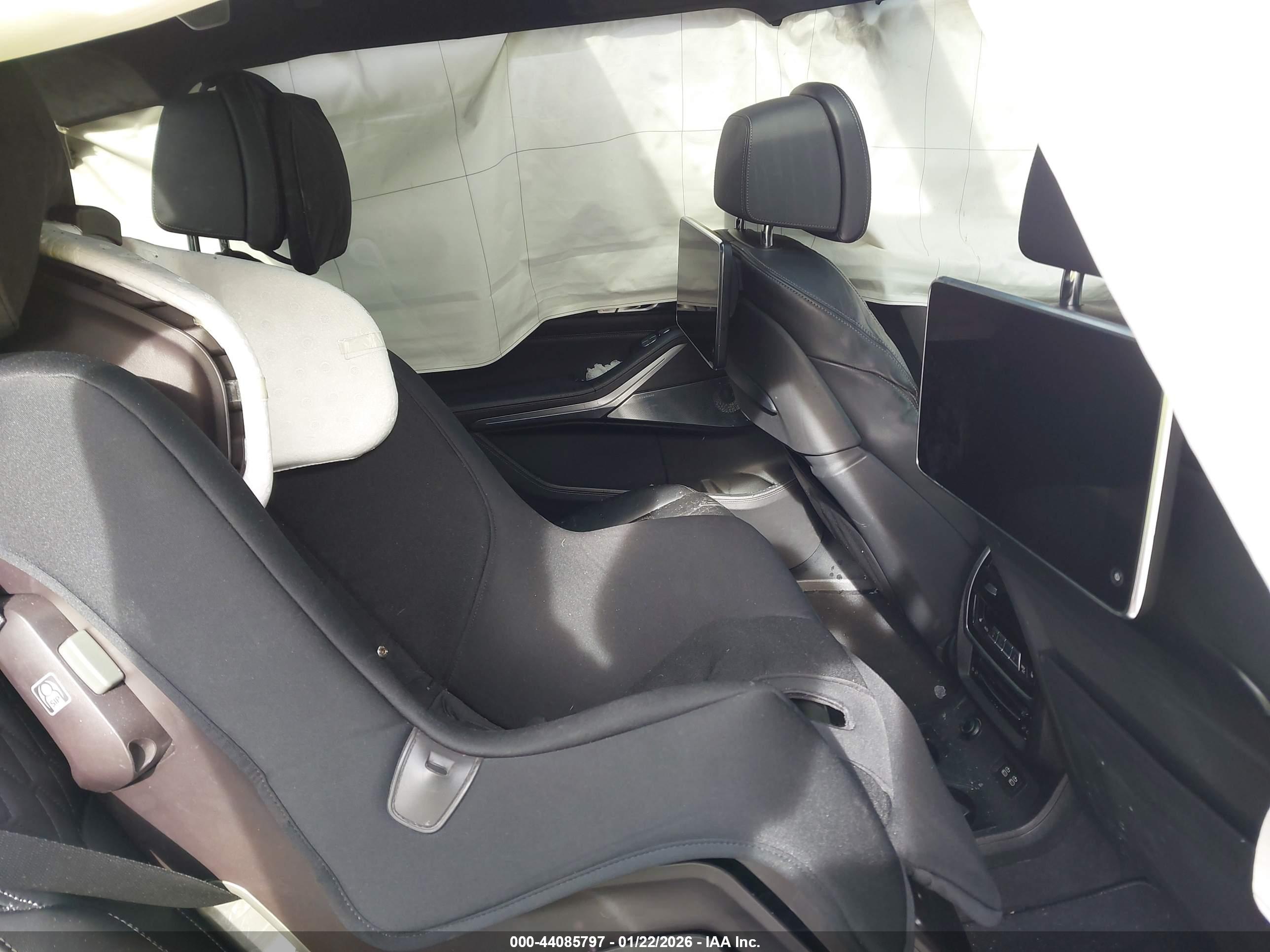 BMW X7 image 8
