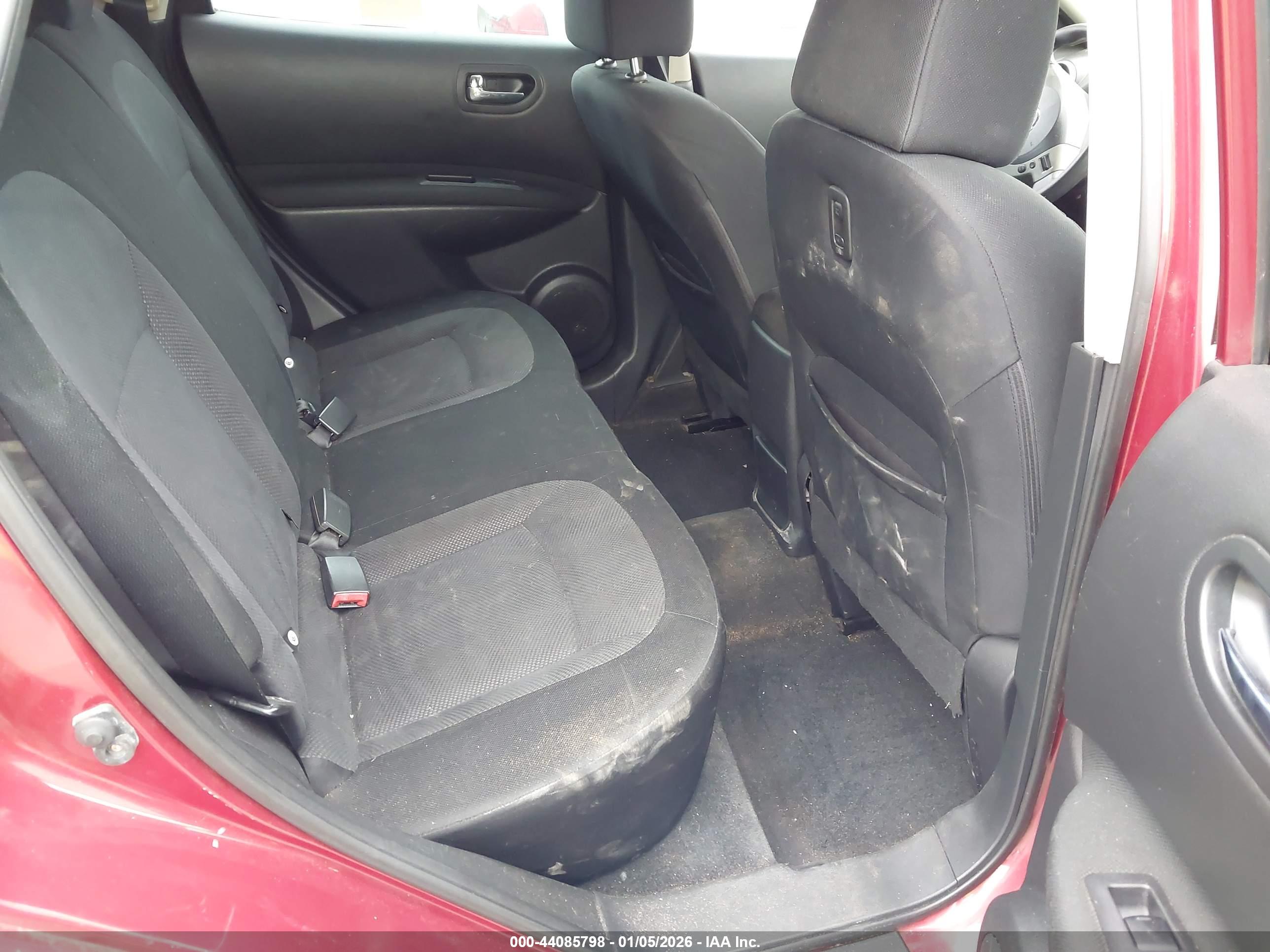 NISSAN ROGUE image 8