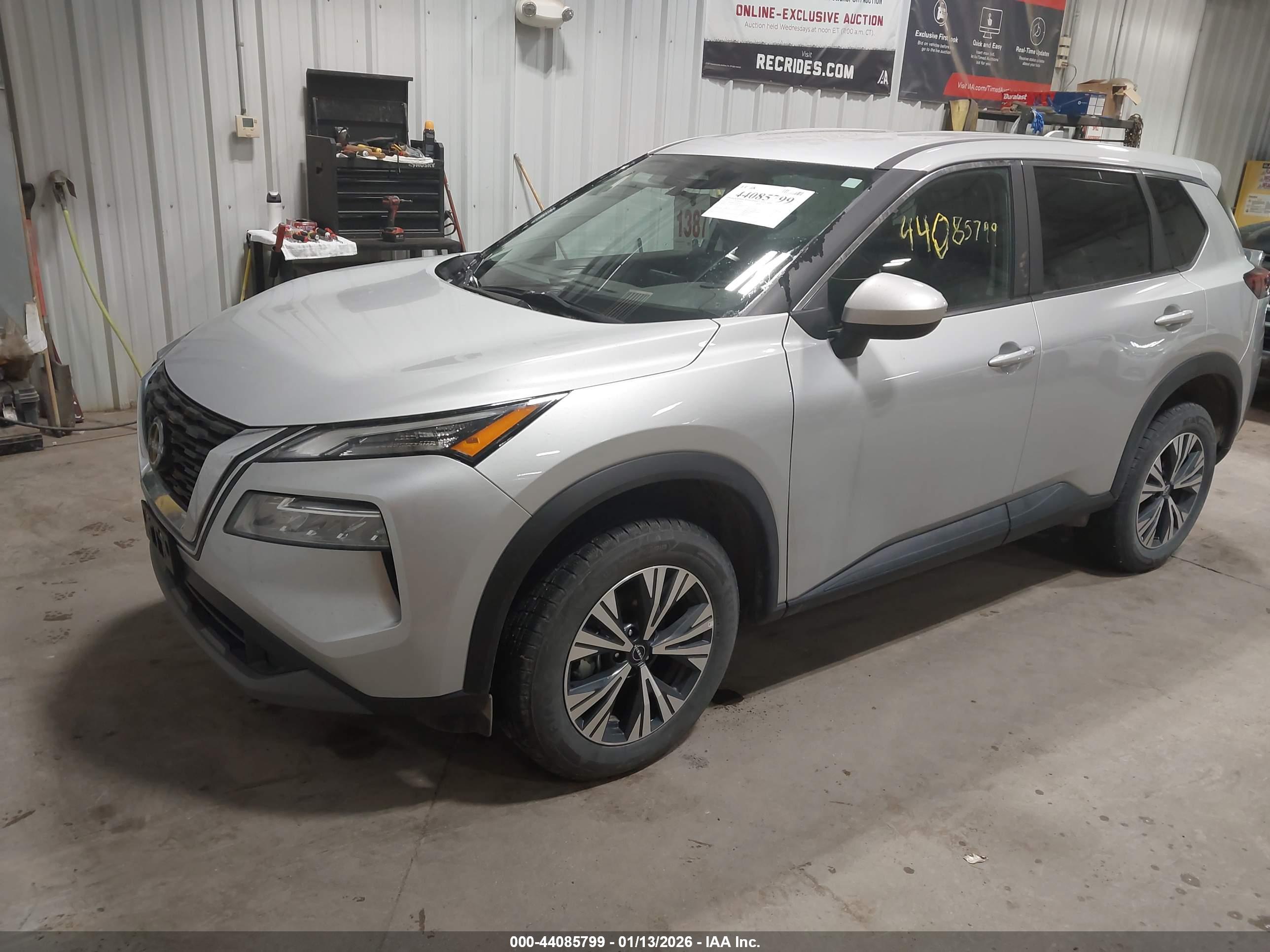 NISSAN ROGUE image 2