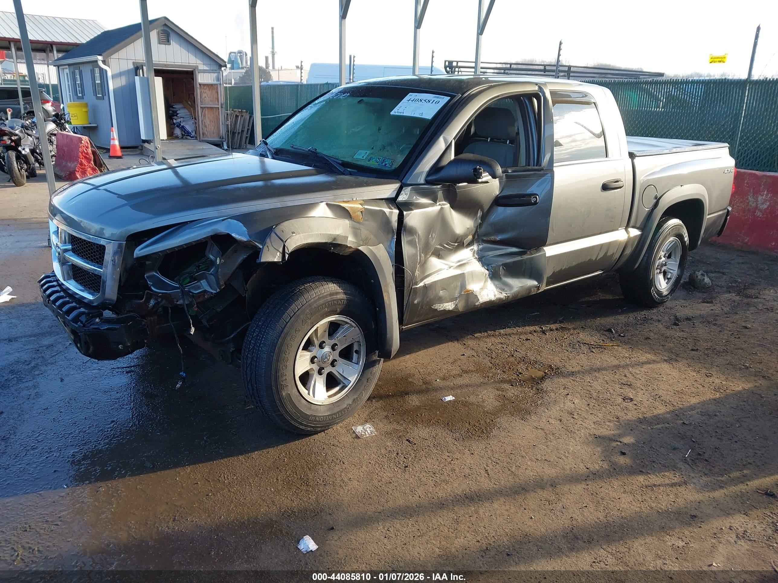 DODGE DAKOTA image 2