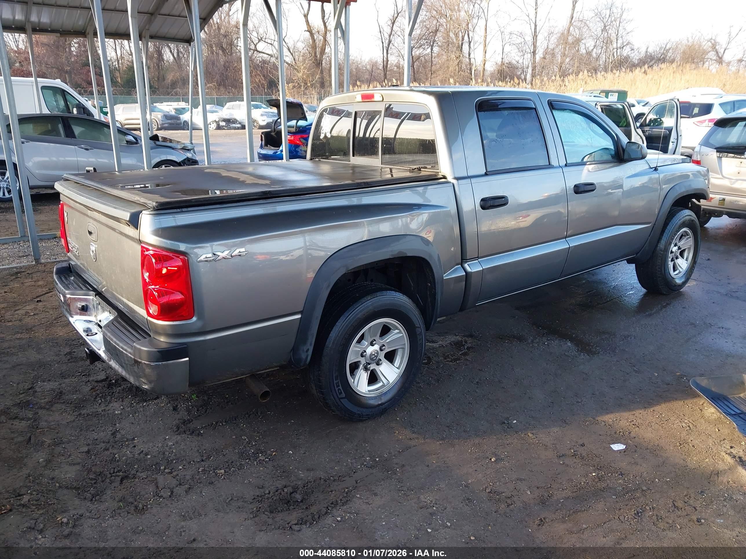 DODGE DAKOTA image 4