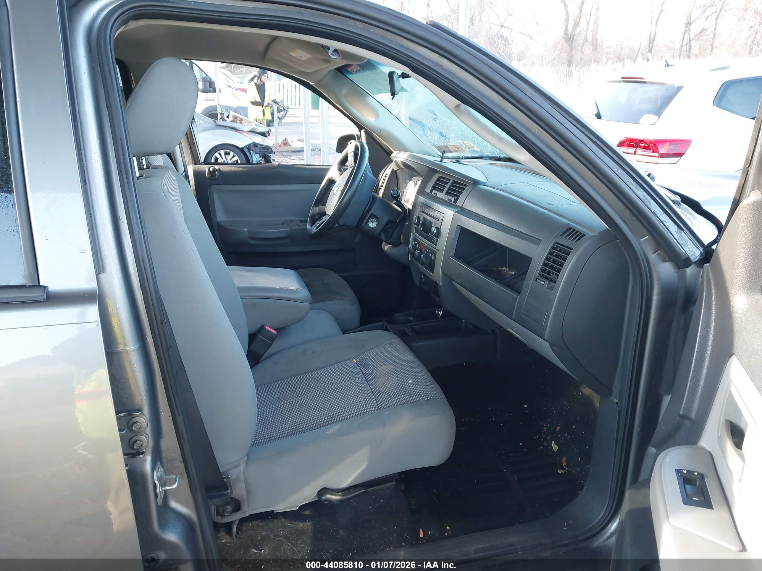 DODGE DAKOTA image 5