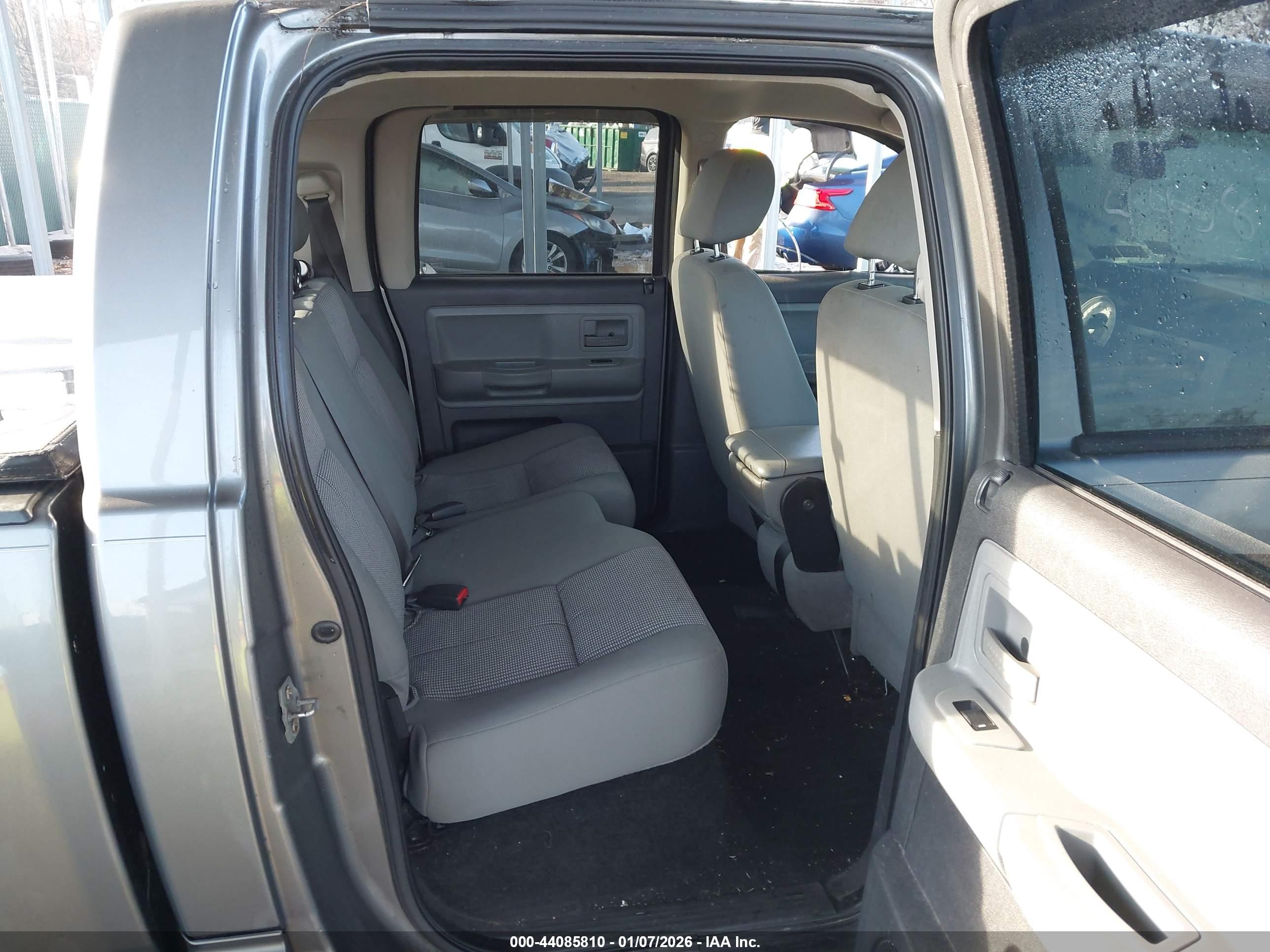 DODGE DAKOTA image 8