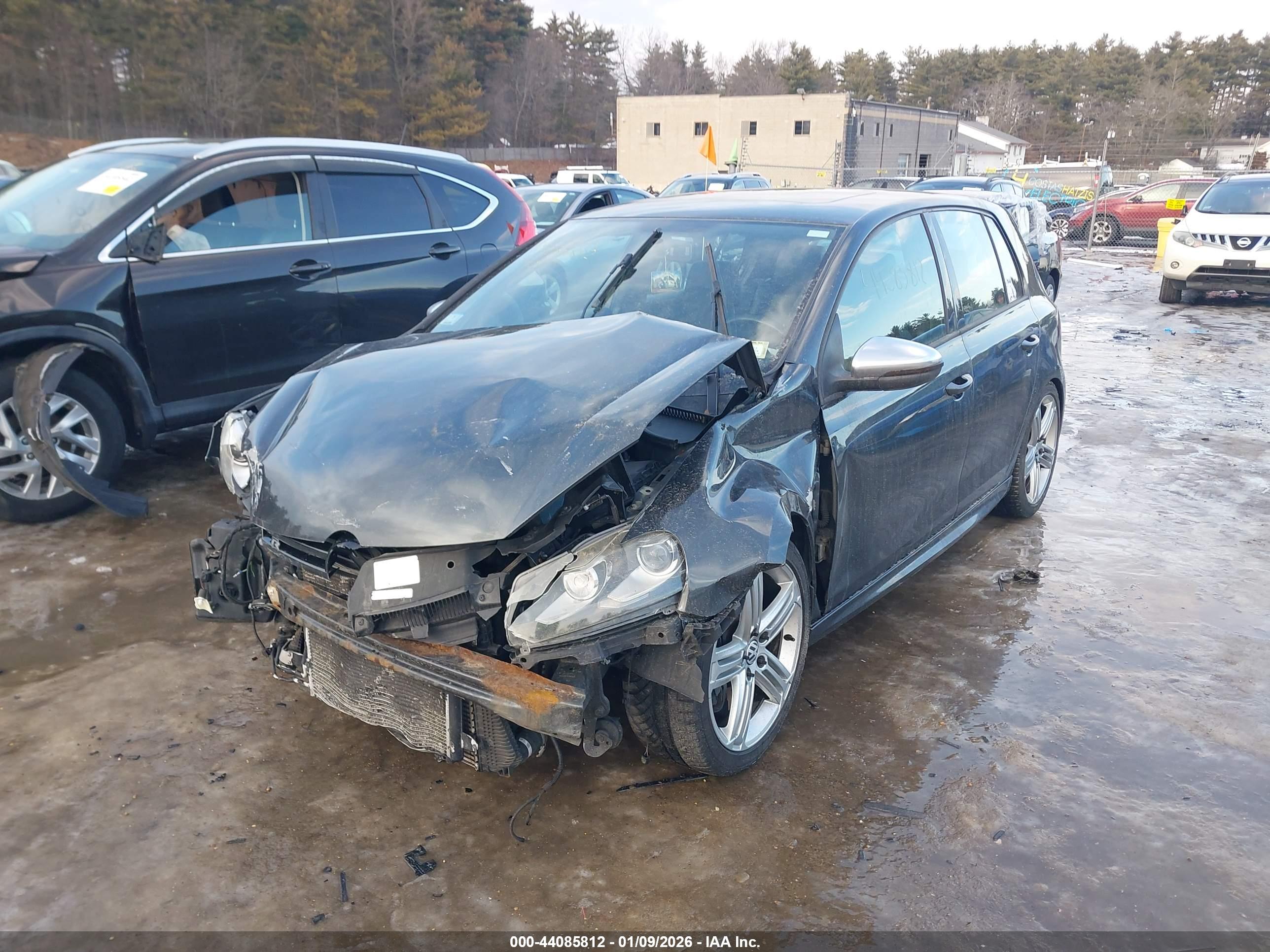 VOLKSWAGEN GOLF image 2