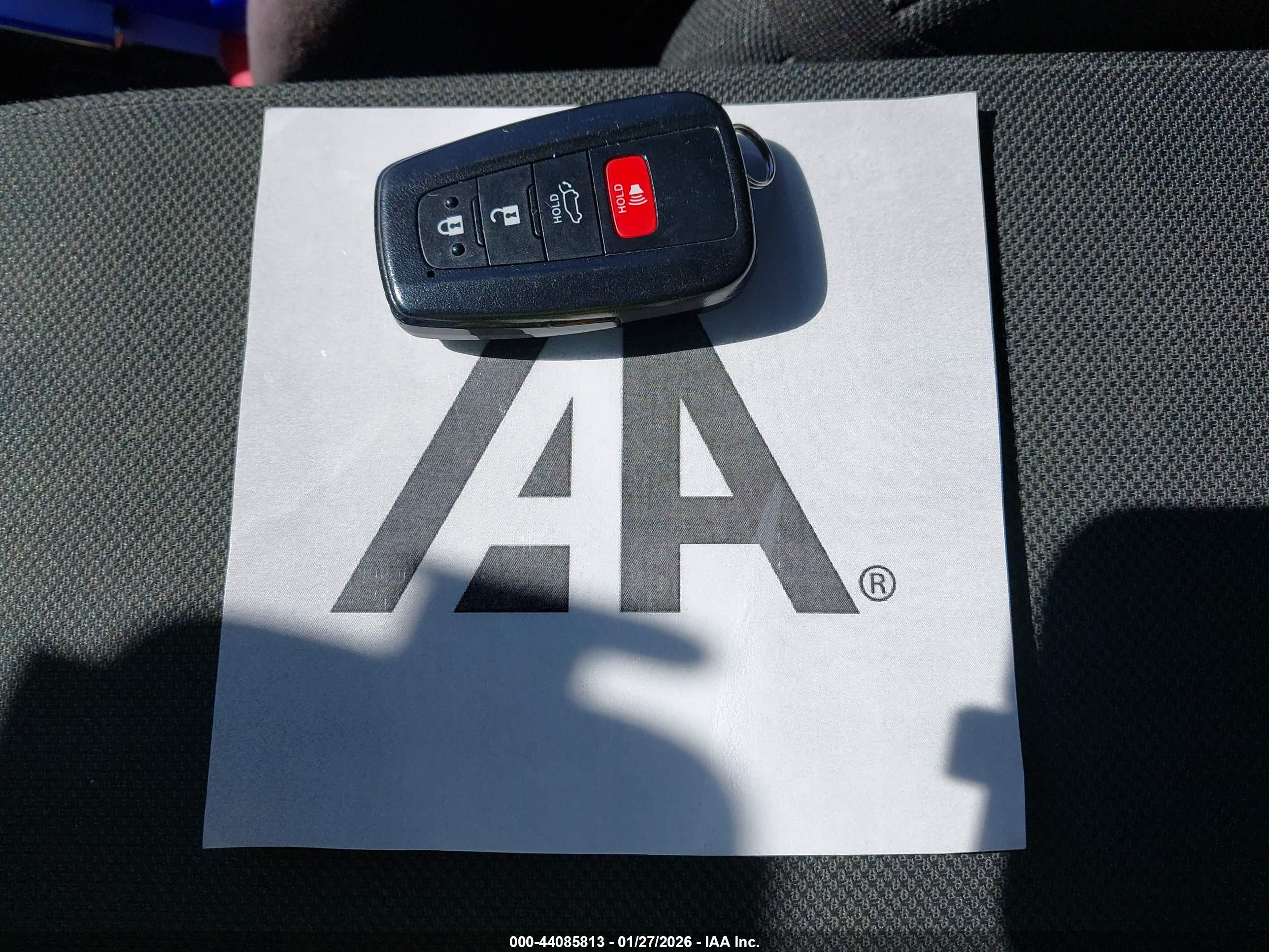 TOYOTA RAV4 image 11