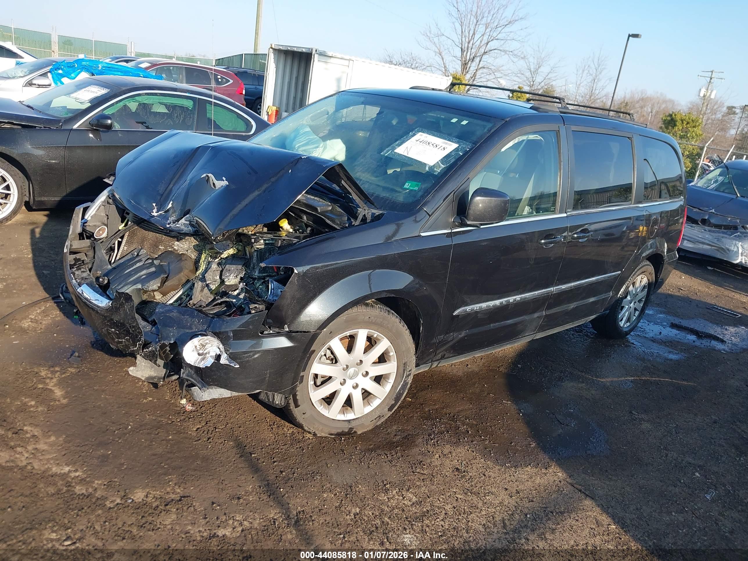 CHRYSLER TOWN image 2