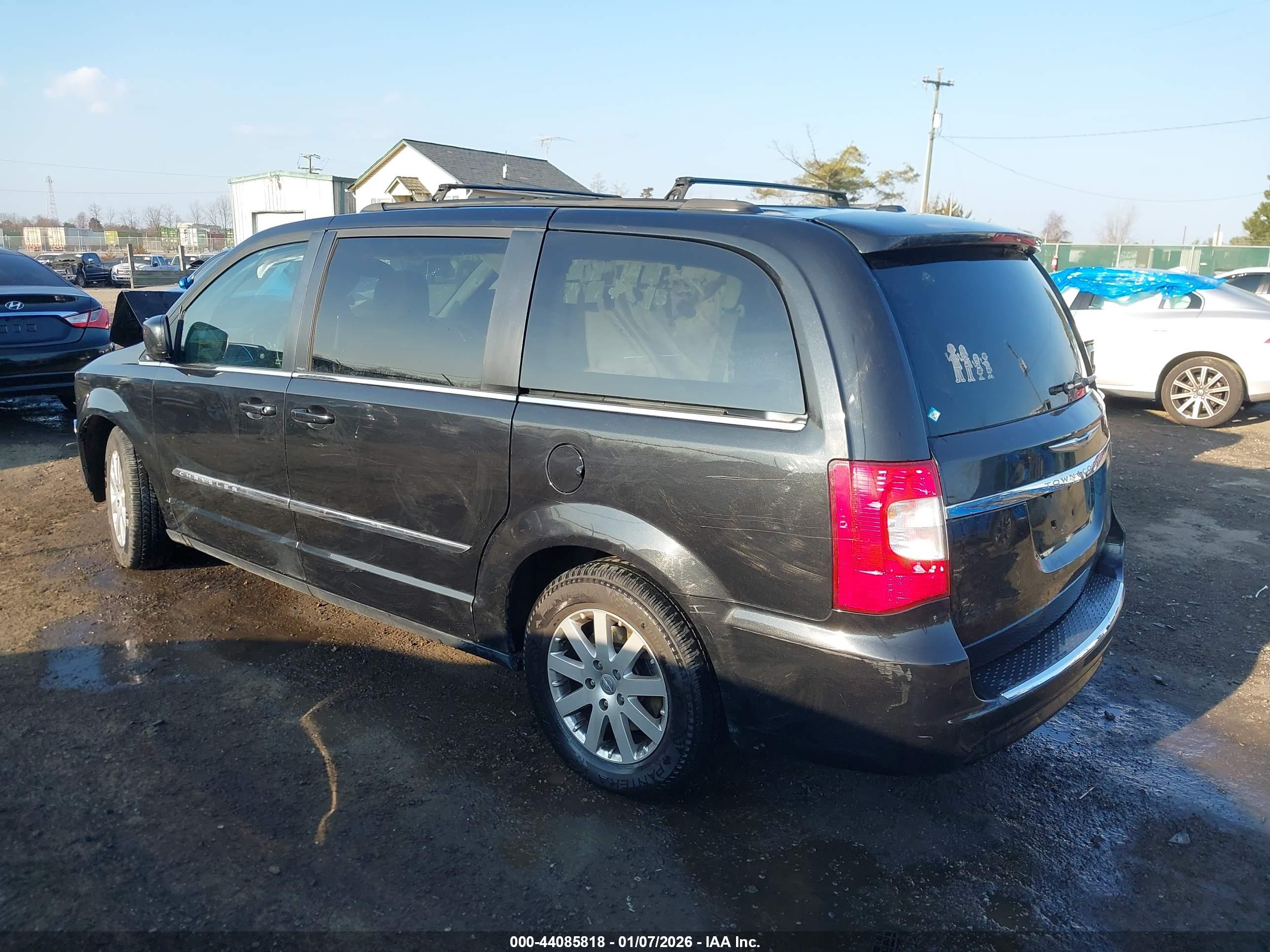 CHRYSLER TOWN image 3