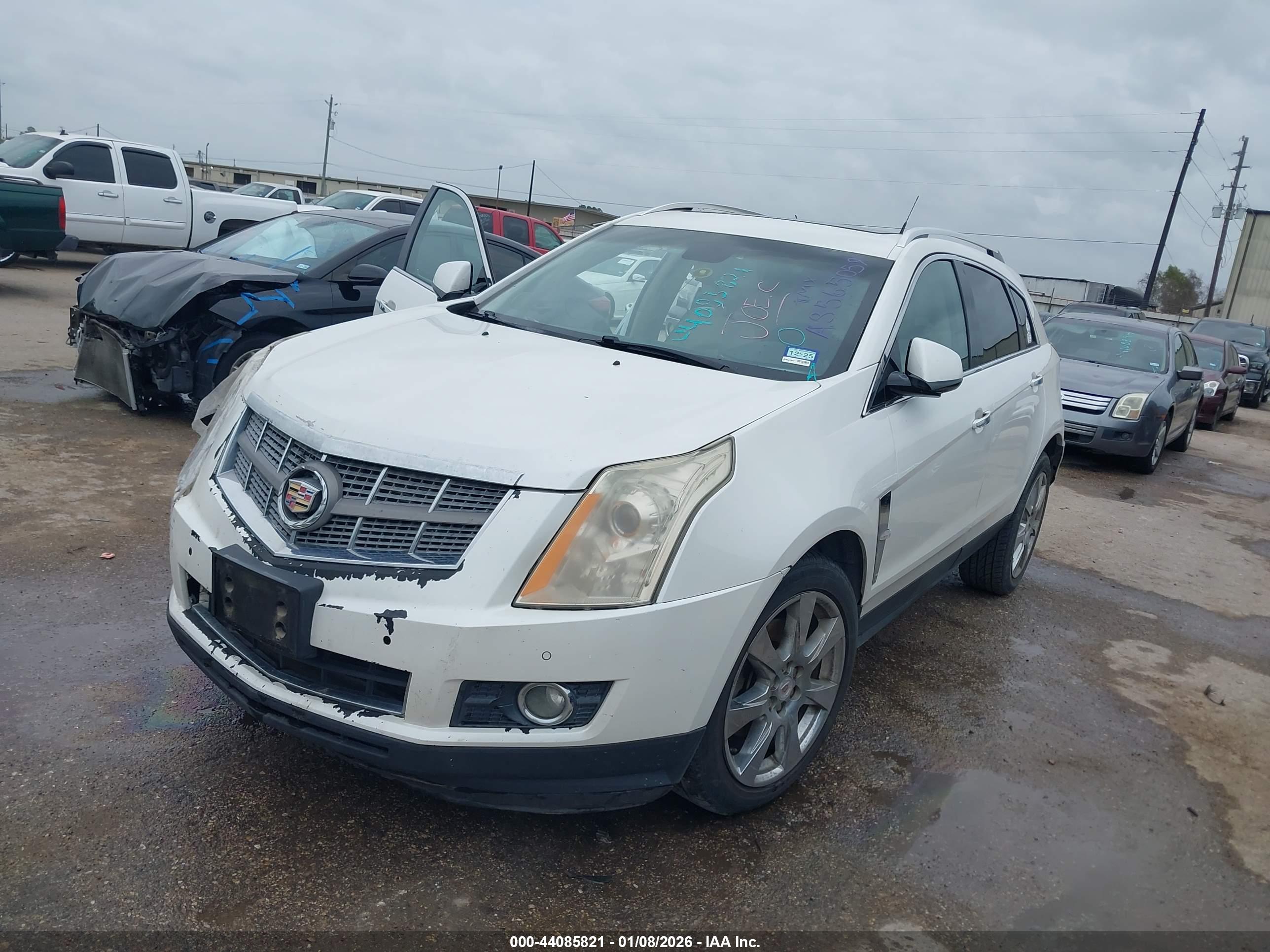 CADILLAC SRX image 2