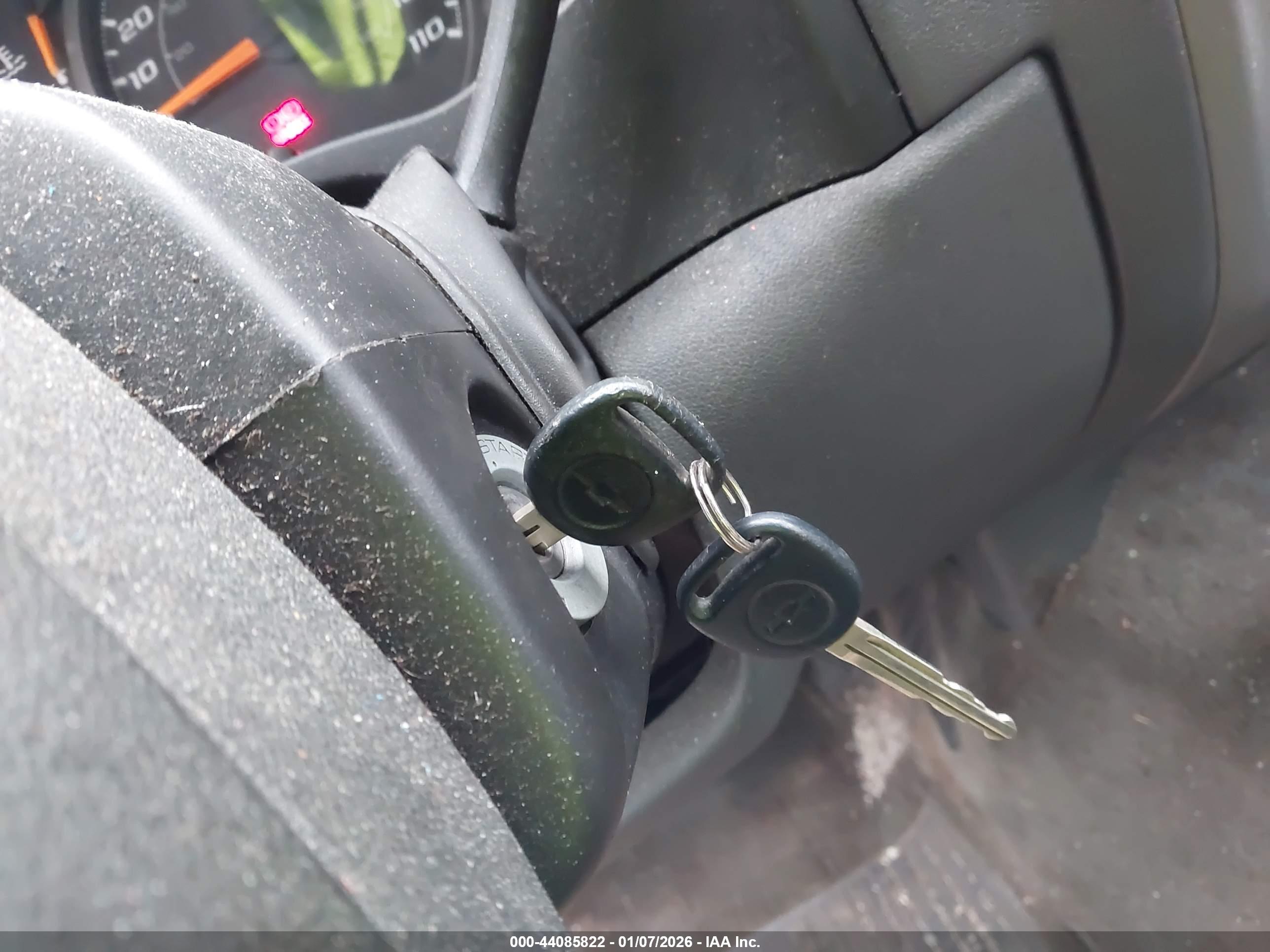 CHEVROLET COLORADO image 11