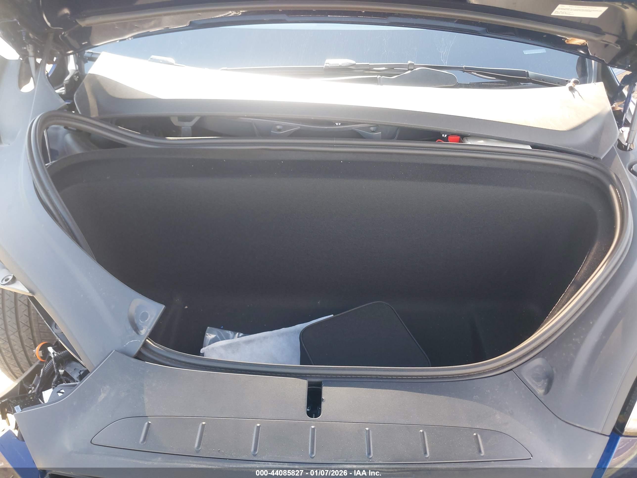 TESLA MODEL image 10