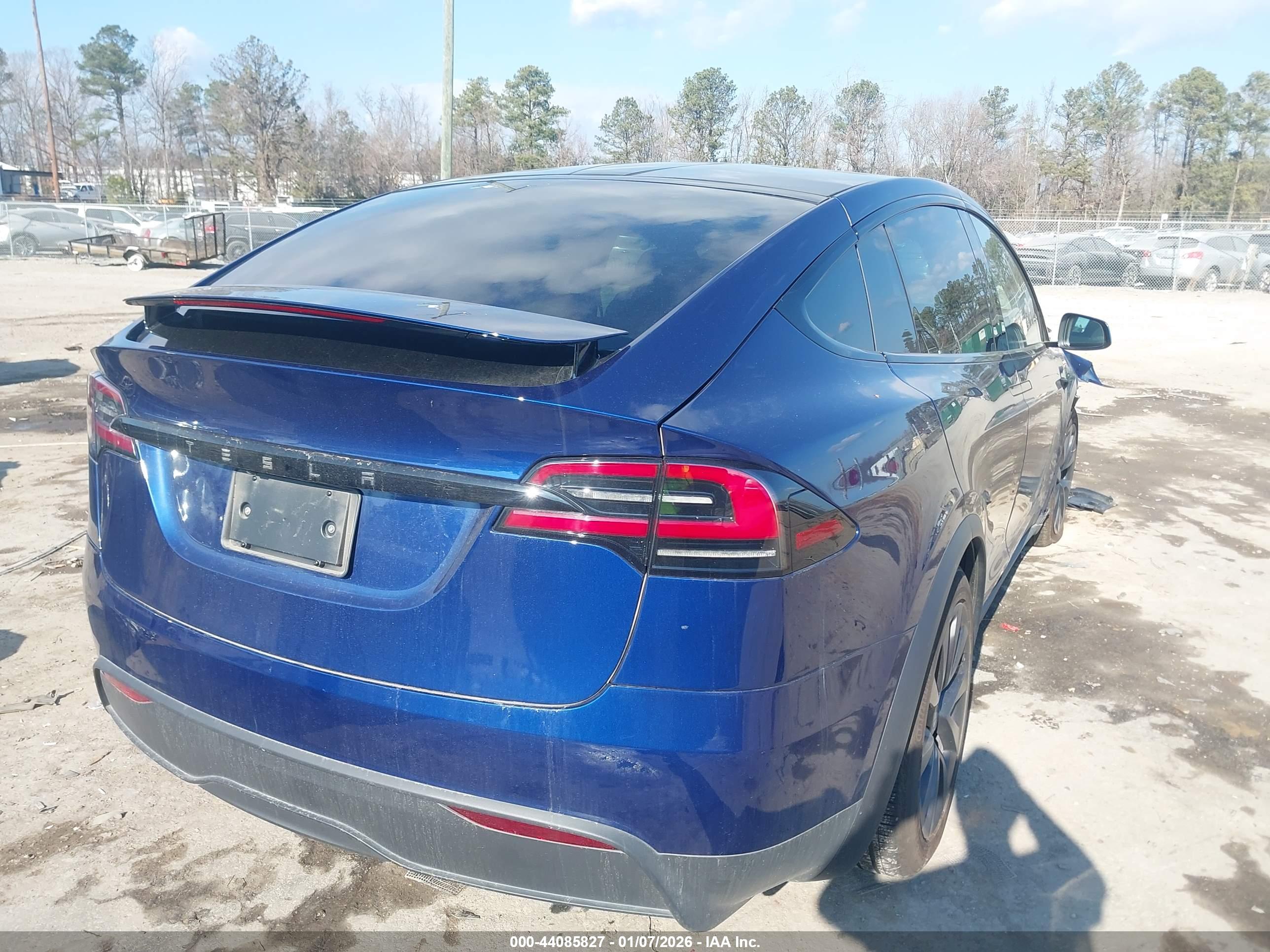 TESLA MODEL image 4