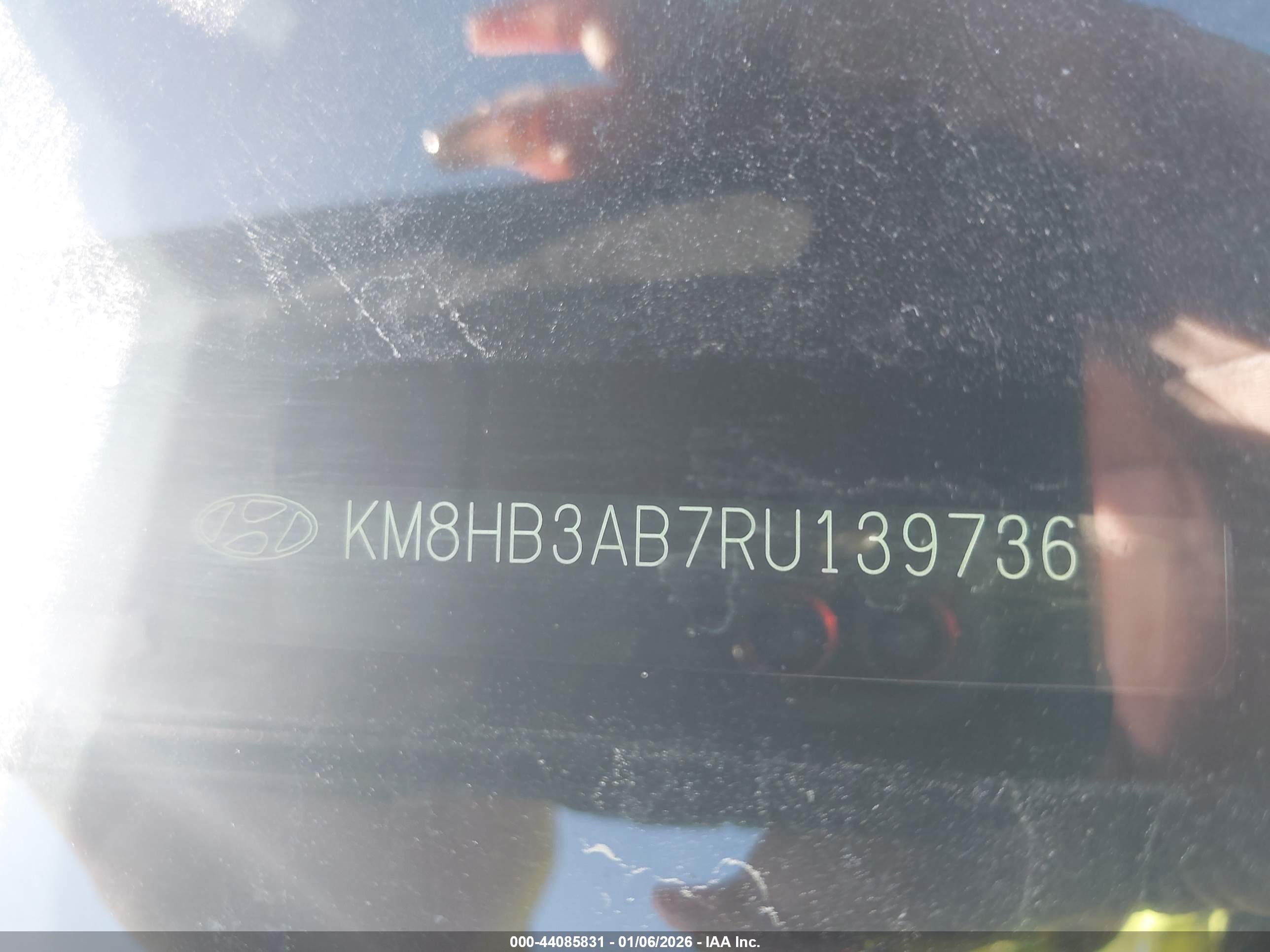 HYUNDAI KONA image 9