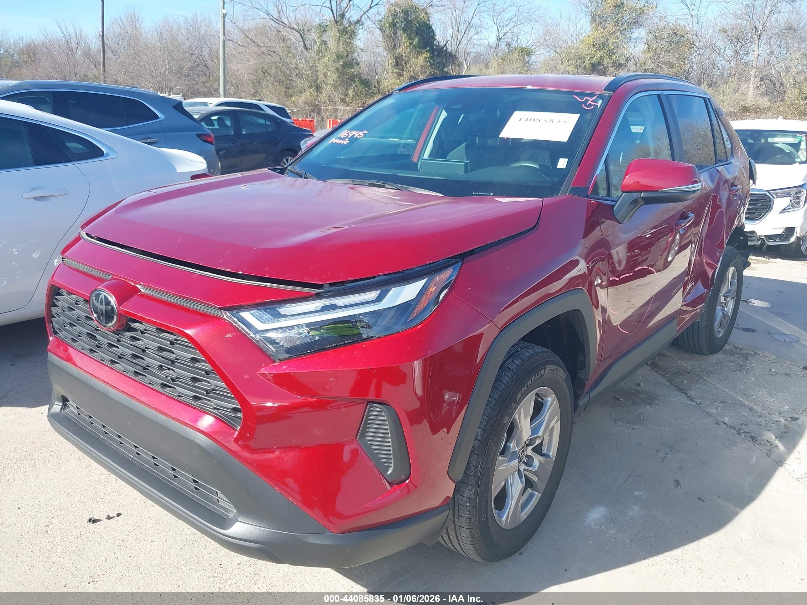 TOYOTA RAV4 image 2