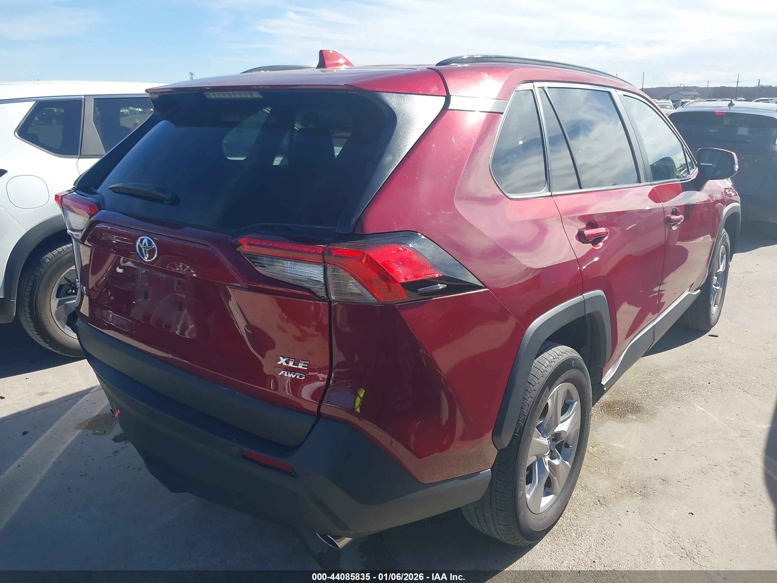 TOYOTA RAV4 image 4