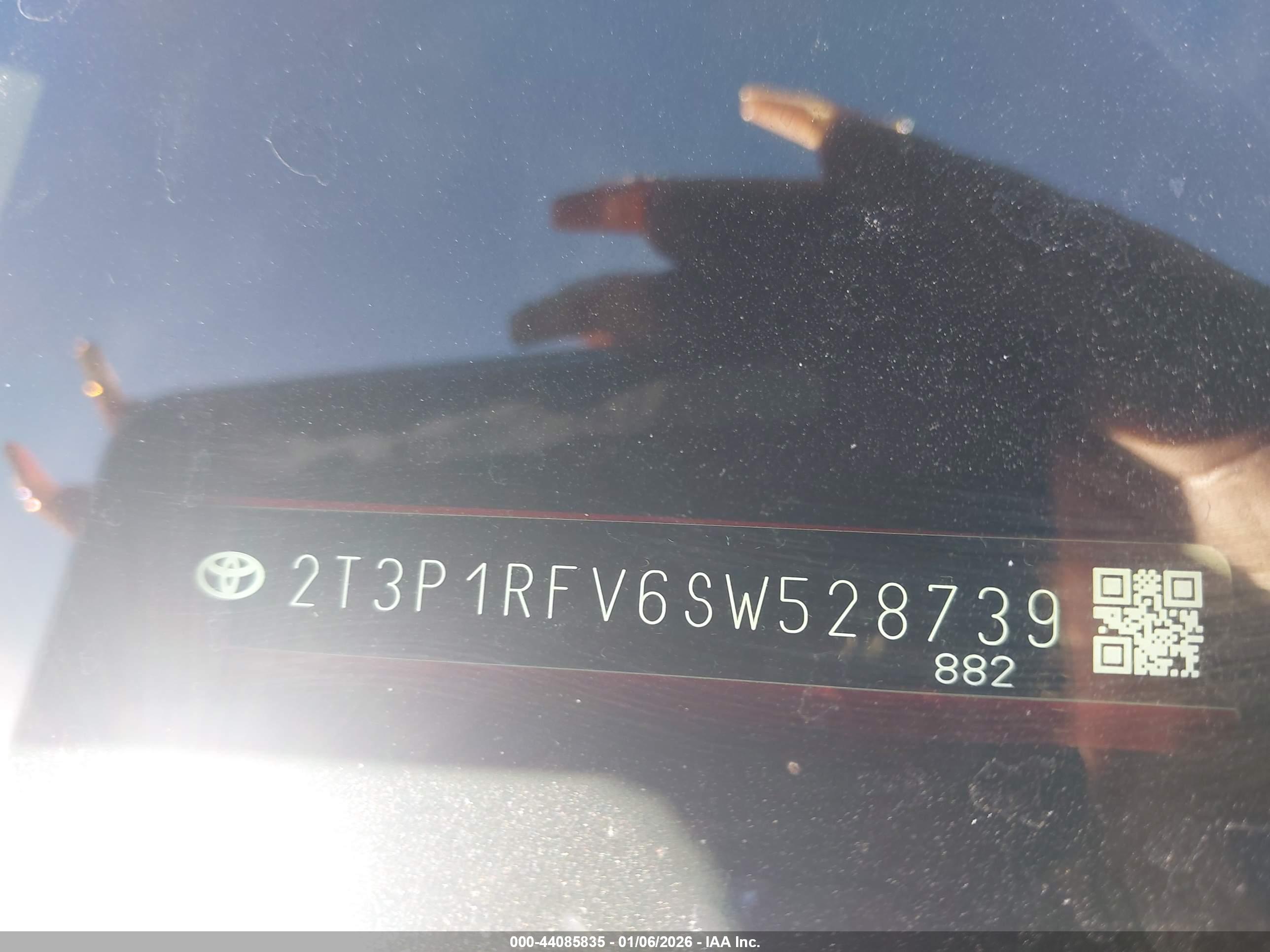 TOYOTA RAV4 image 9