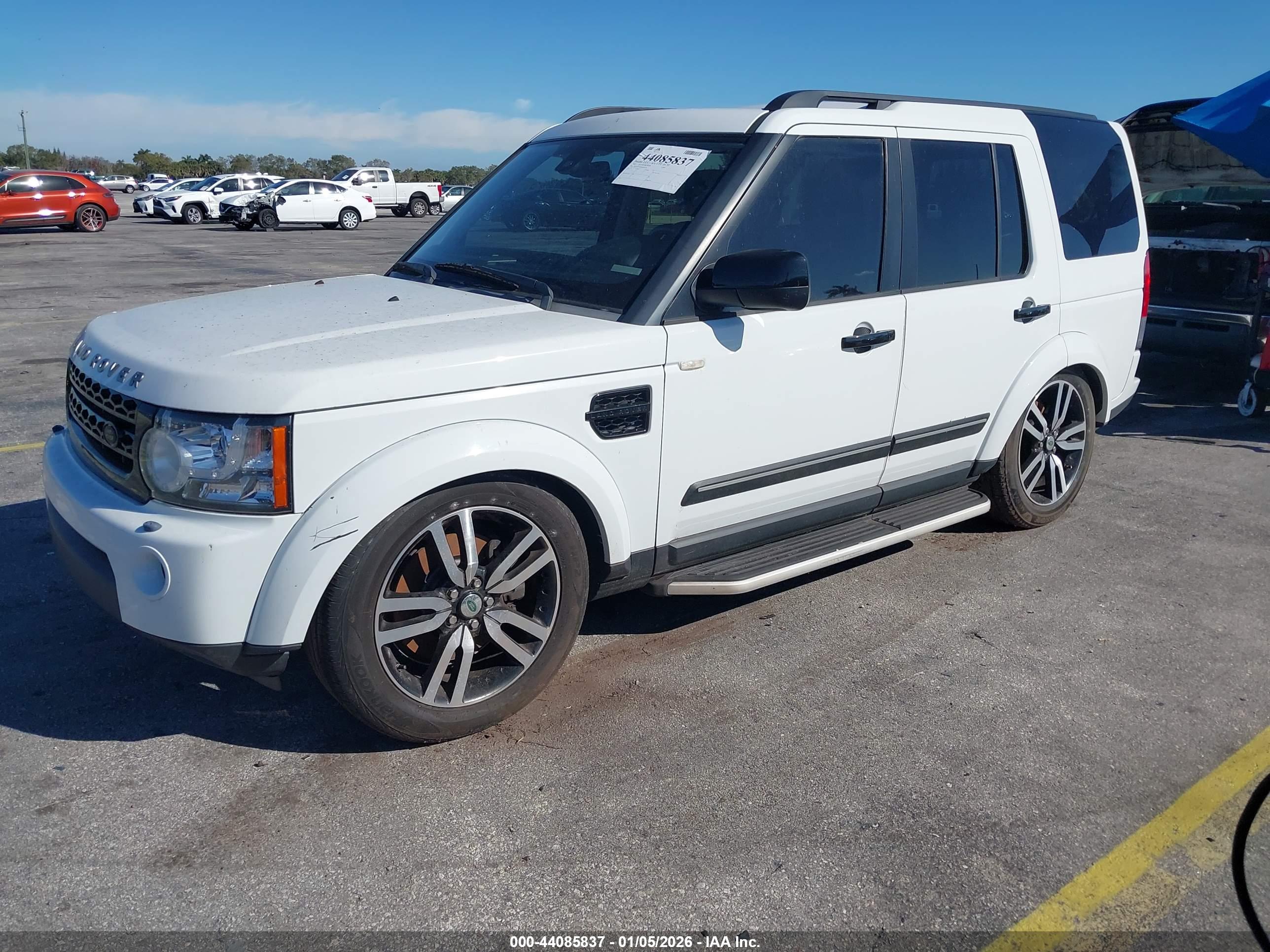 LAND ROVER image 2