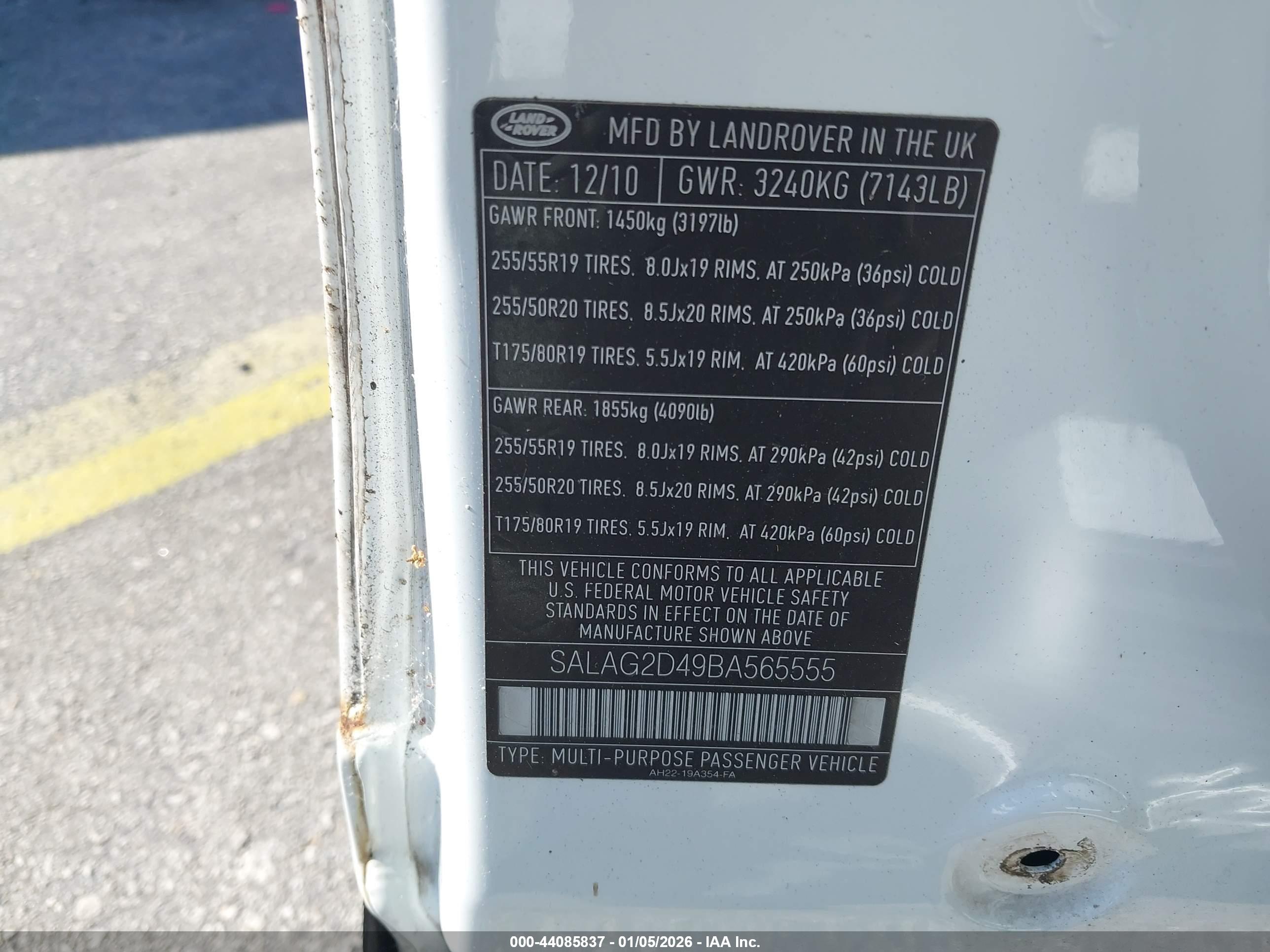 LAND ROVER image 9
