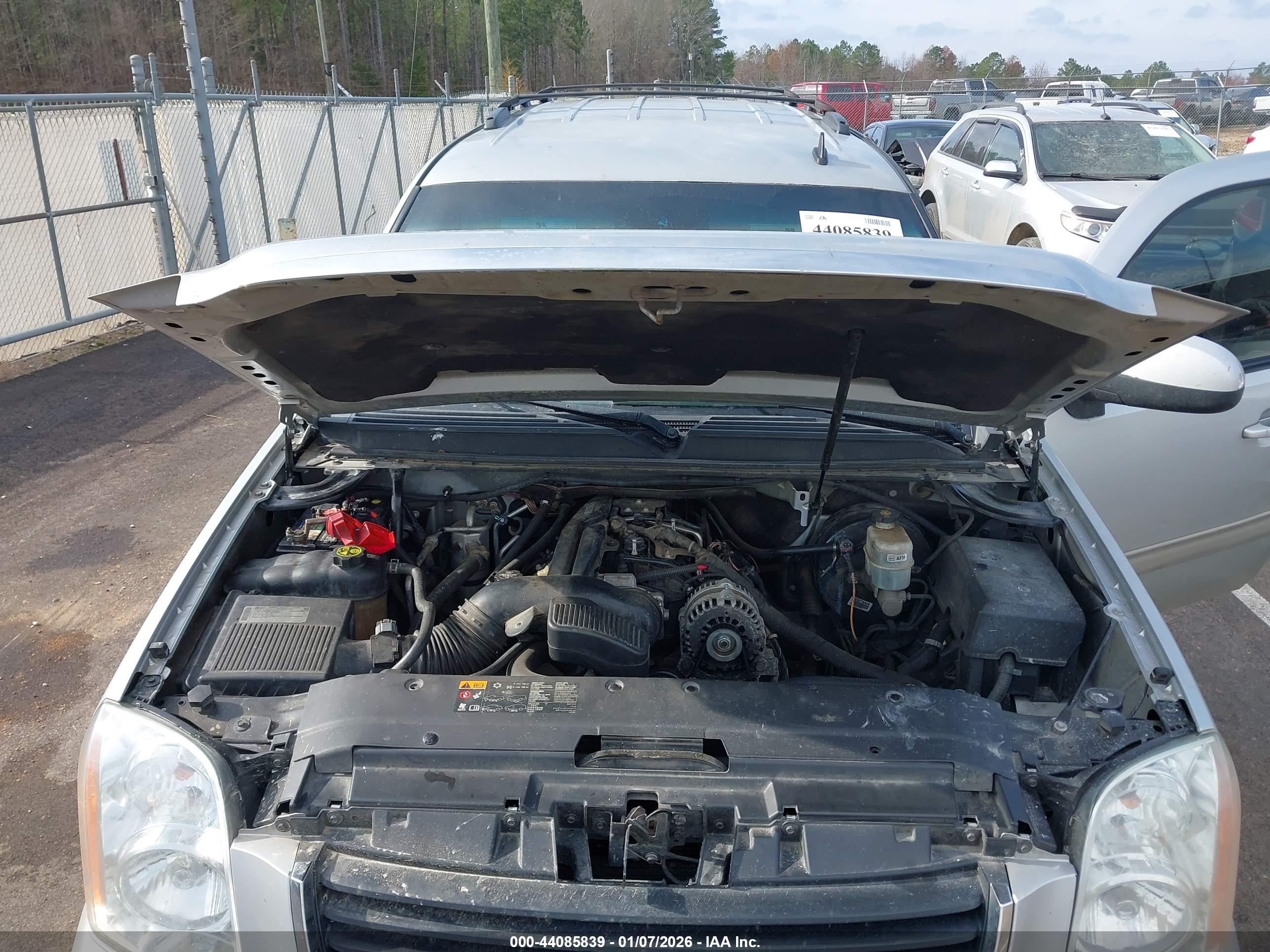 GMC YUKON image 10