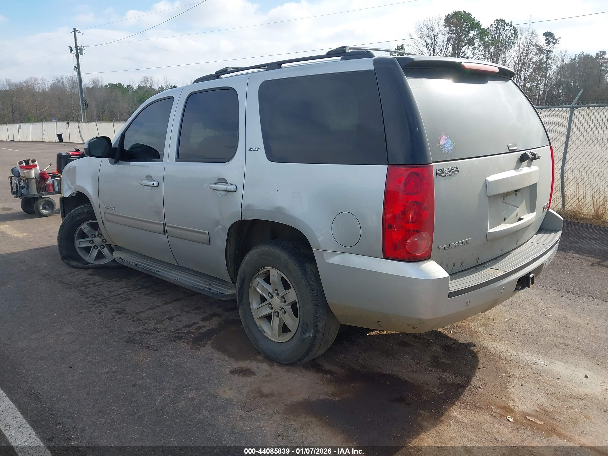 GMC YUKON image 3