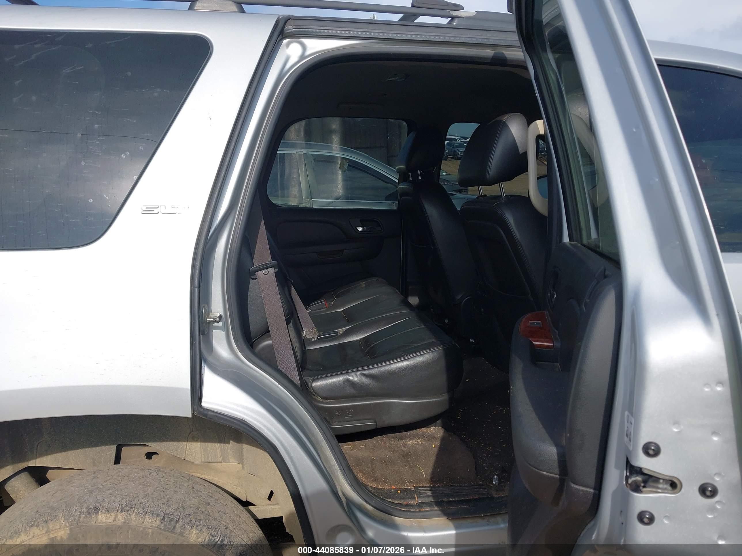 GMC YUKON image 8