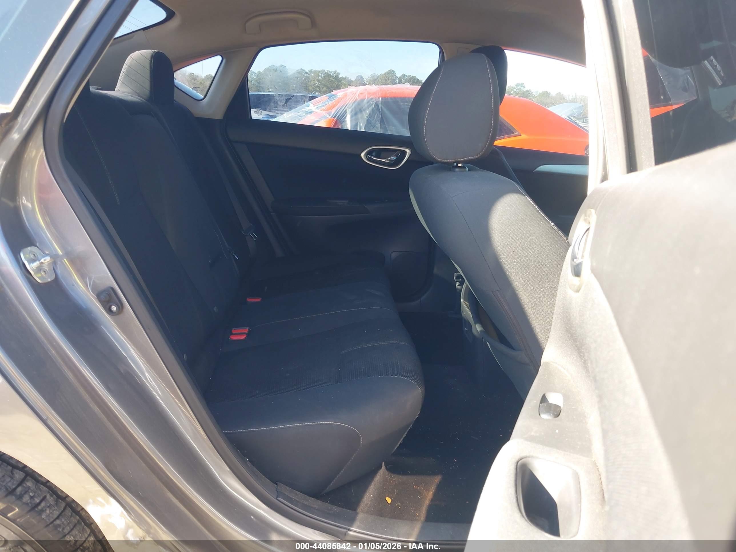 NISSAN SENTRA image 8