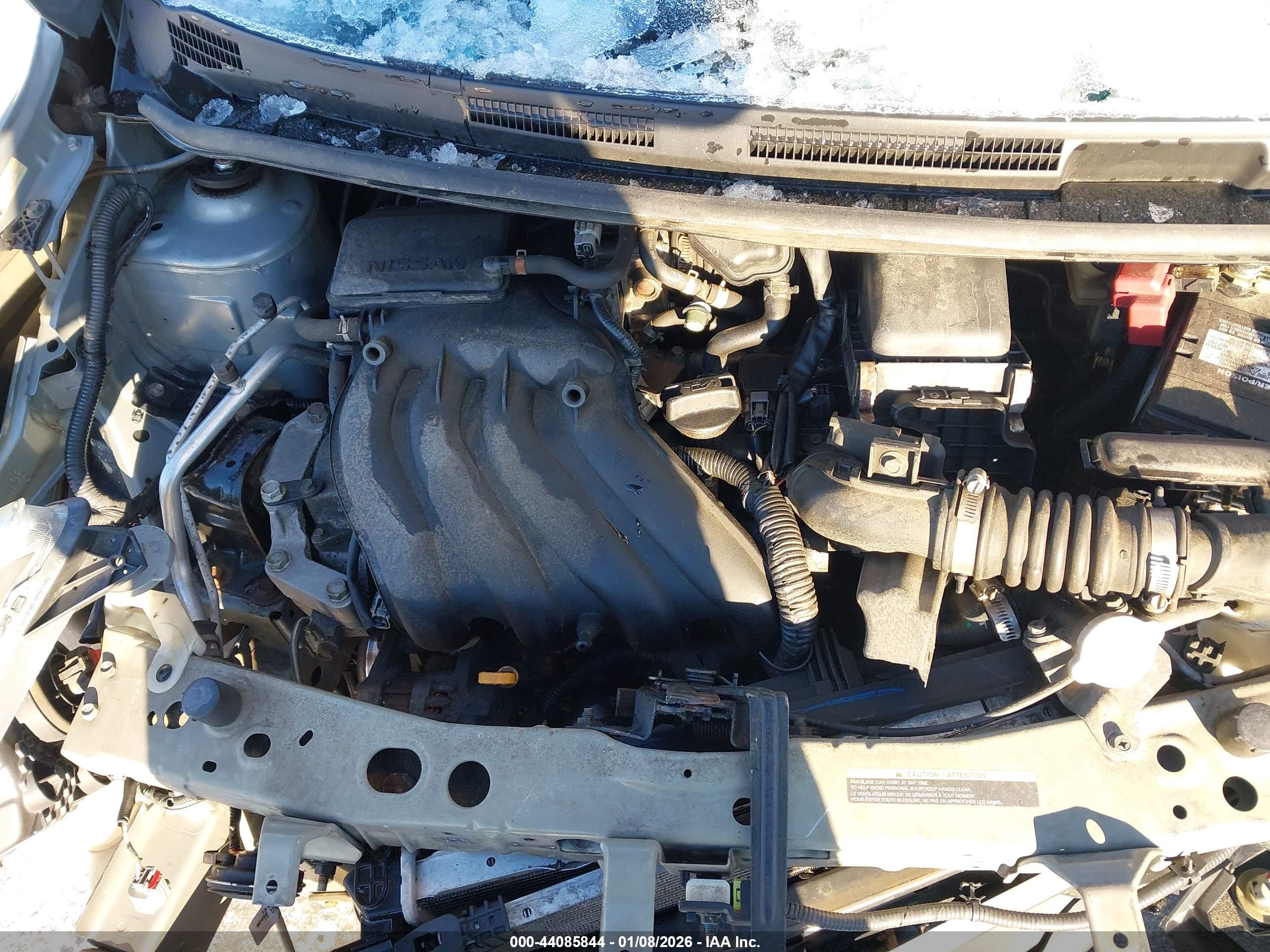NISSAN VERSA image 10
