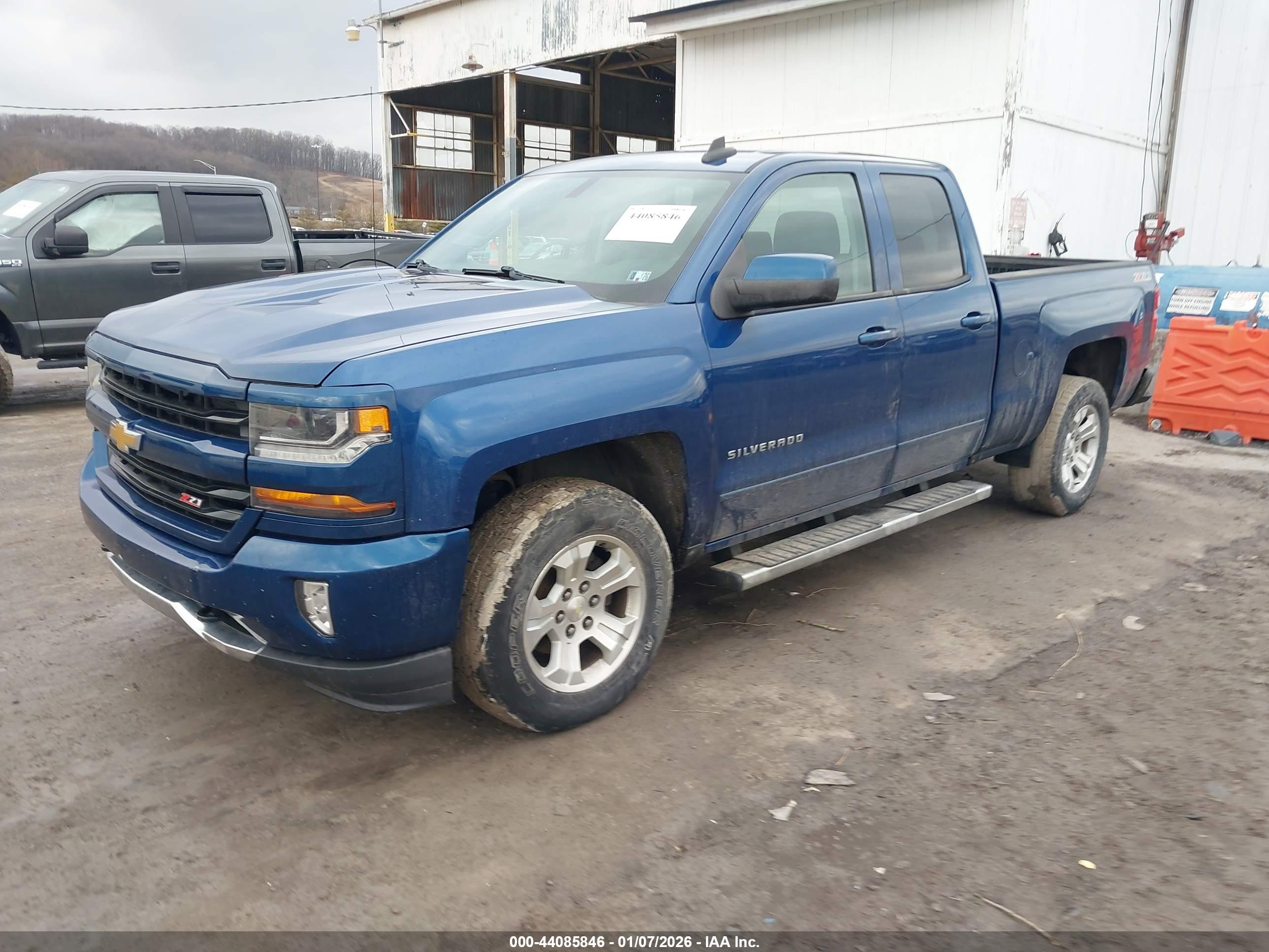 CHEVROLET SILVERADO image 2
